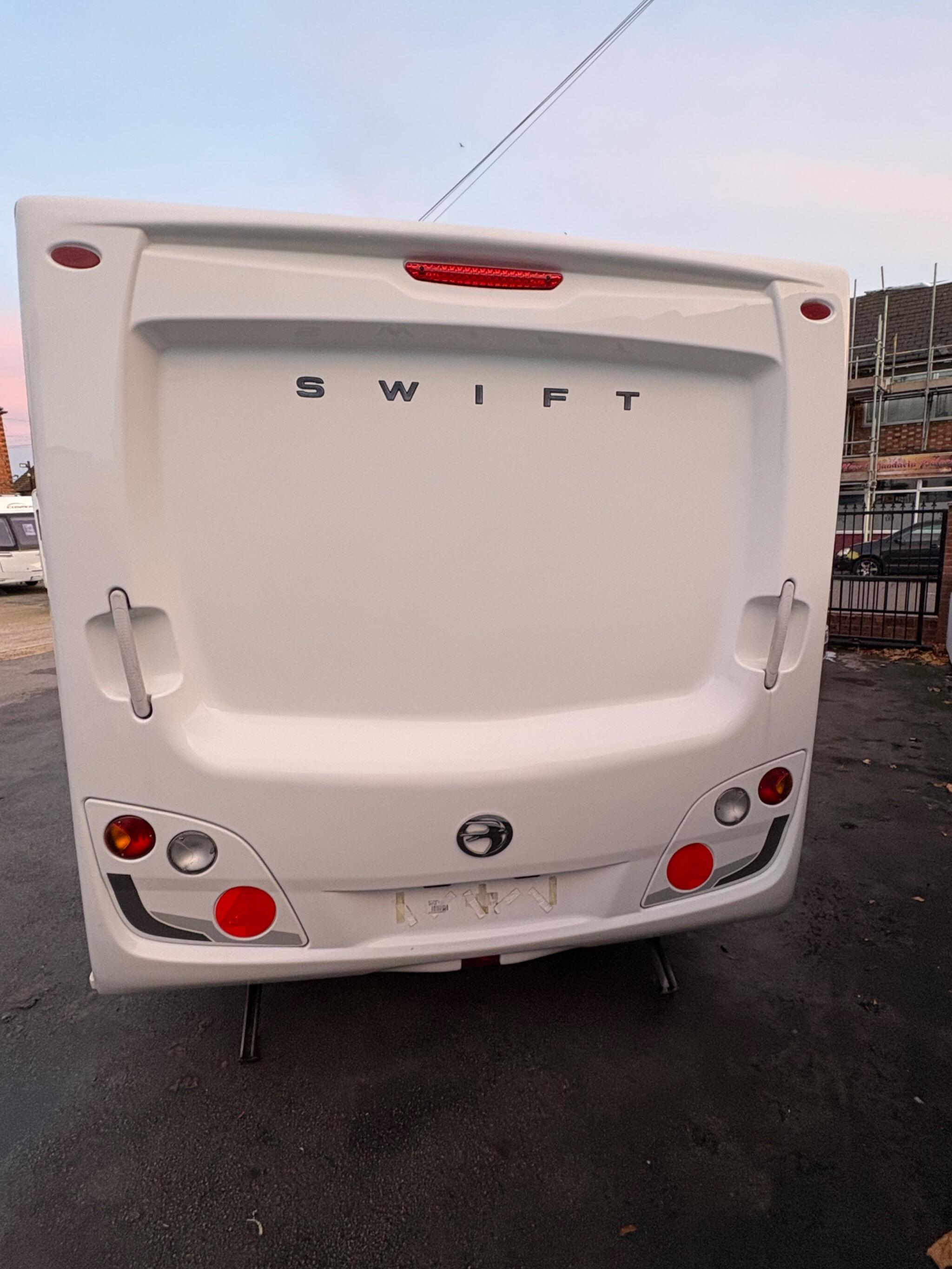 Swift Charisma 535 0dr 2025