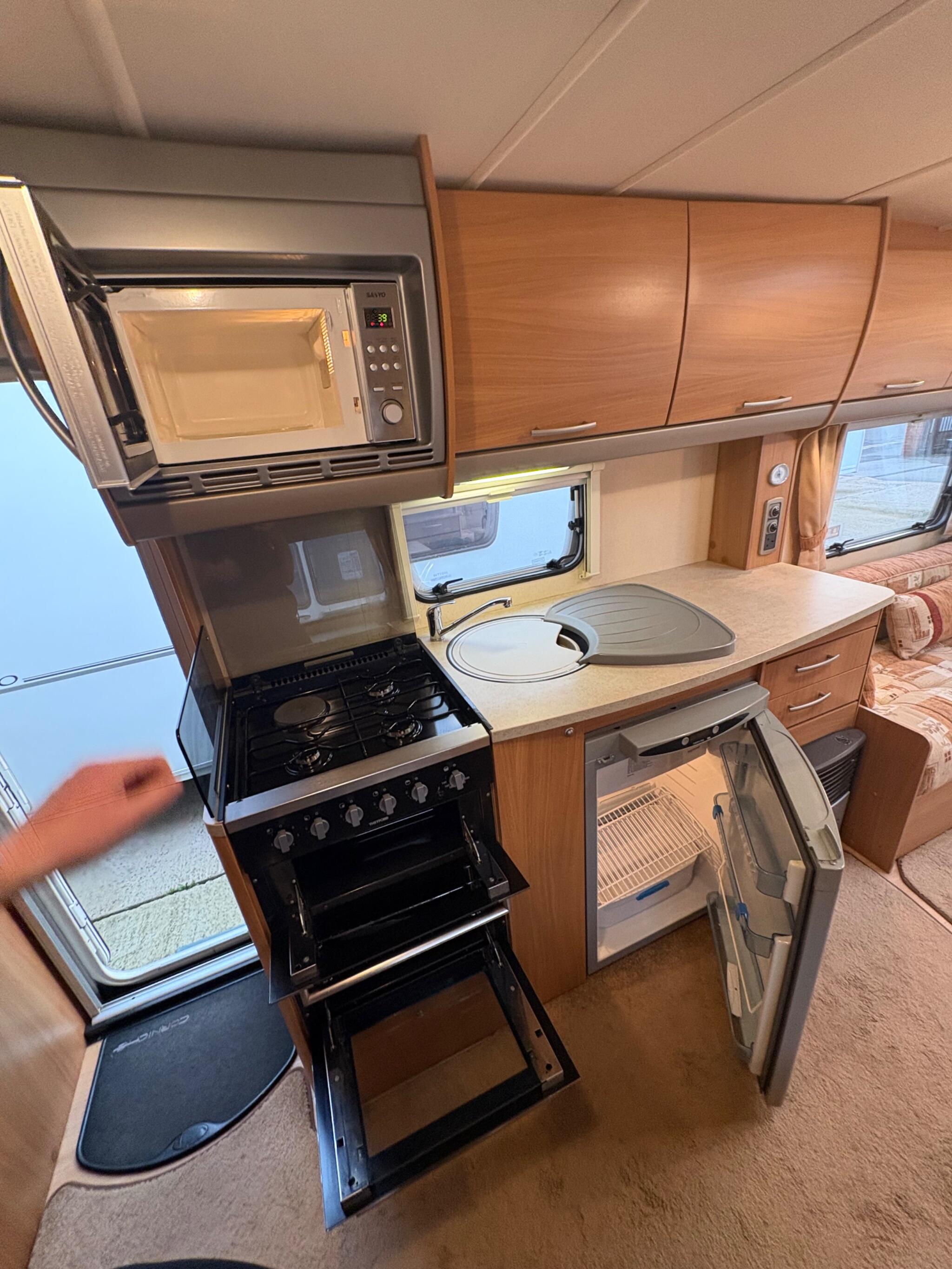 Swift Corniche 0dr 2025