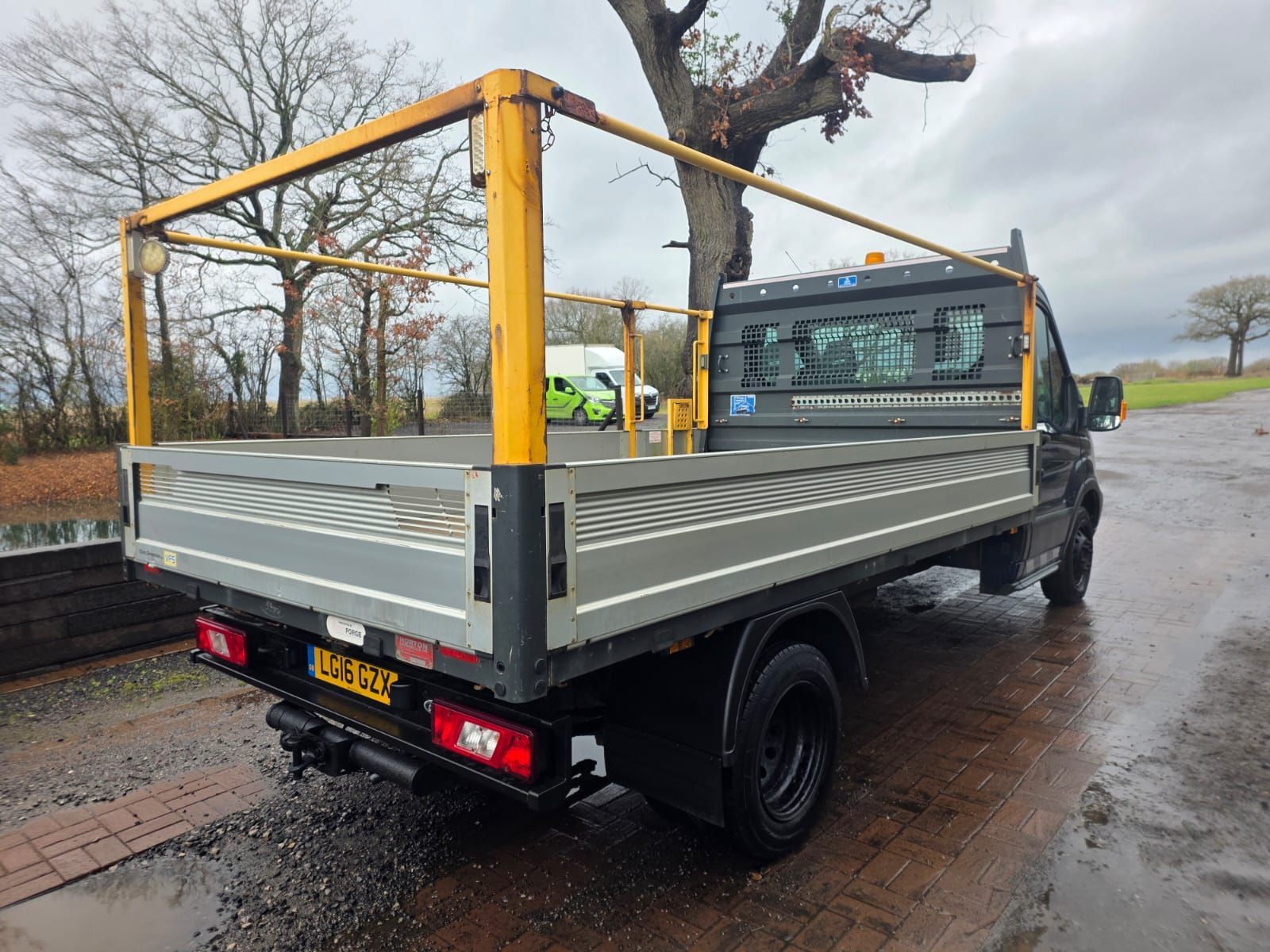 Ford Transit 2.2 TDCi 350 Chassis Cab 2dr Diesel Manual RWD L3 H1 Euro 5 (DRW) (125 ps) 2dr Manual 2016