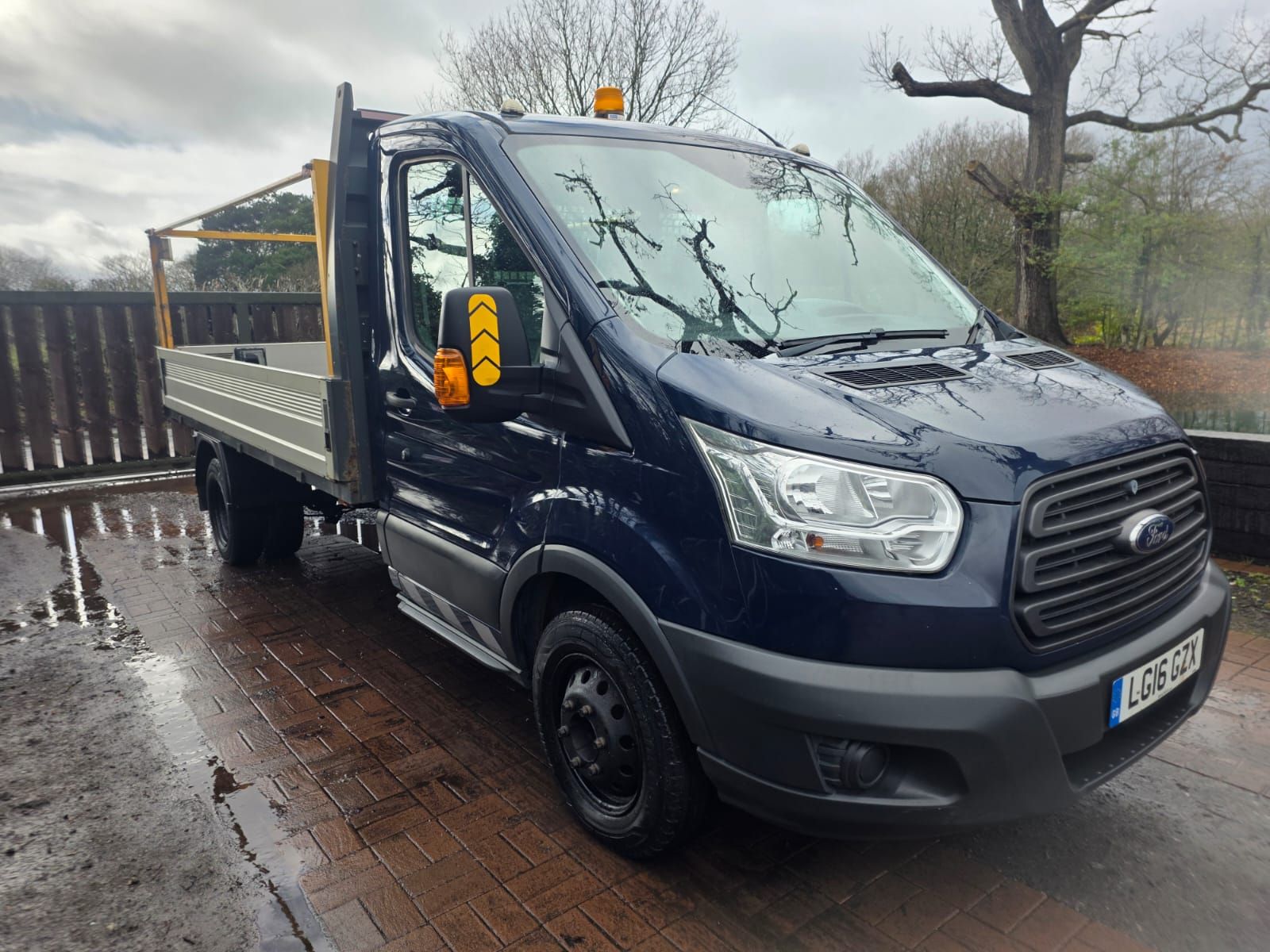 Ford Transit 2.2 TDCi 350 Chassis Cab 2dr Diesel Manual RWD L3 H1 Euro 5 (DRW) (125 ps) 2dr Manual 2016