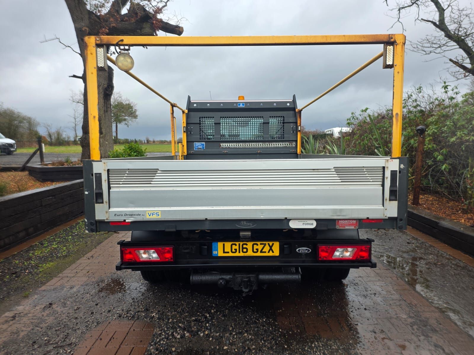 Ford Transit 2.2 TDCi 350 Chassis Cab 2dr Diesel Manual RWD L3 H1 Euro 5 (DRW) (125 ps) 2dr Manual 2016