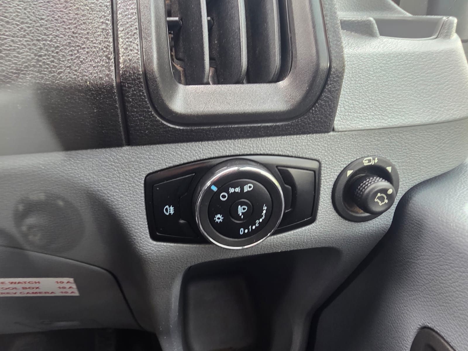 Ford Transit 2.2 TDCi 350 Chassis Cab 2dr Diesel Manual RWD L3 H1 Euro 5 (DRW) (125 ps) 2dr Manual 2016