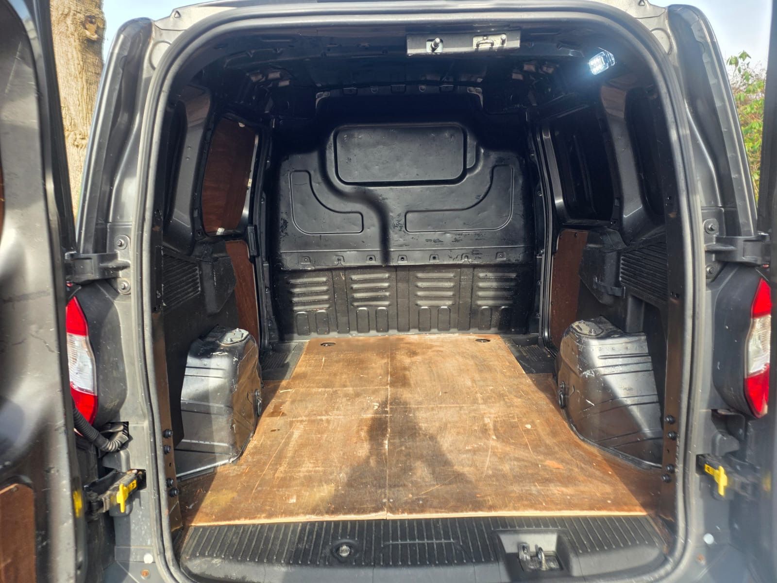 Ford Transit Courier 1.5 TDCi Limited Panel Van 5dr Diesel Manual L1 Euro 6 (100 ps) 5dr Manual 2018