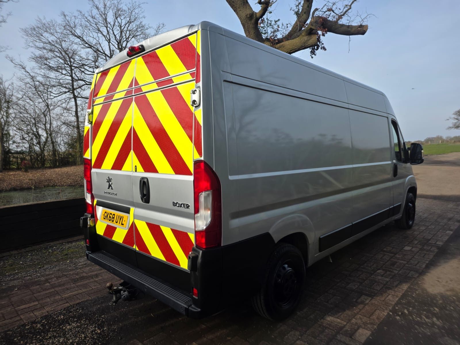 Peugeot Boxer 2.0 BlueHDi 335 Professional Panel Van 5dr Diesel Manual L3 H2 Euro 6 (130 ps) 5dr Manual 2018