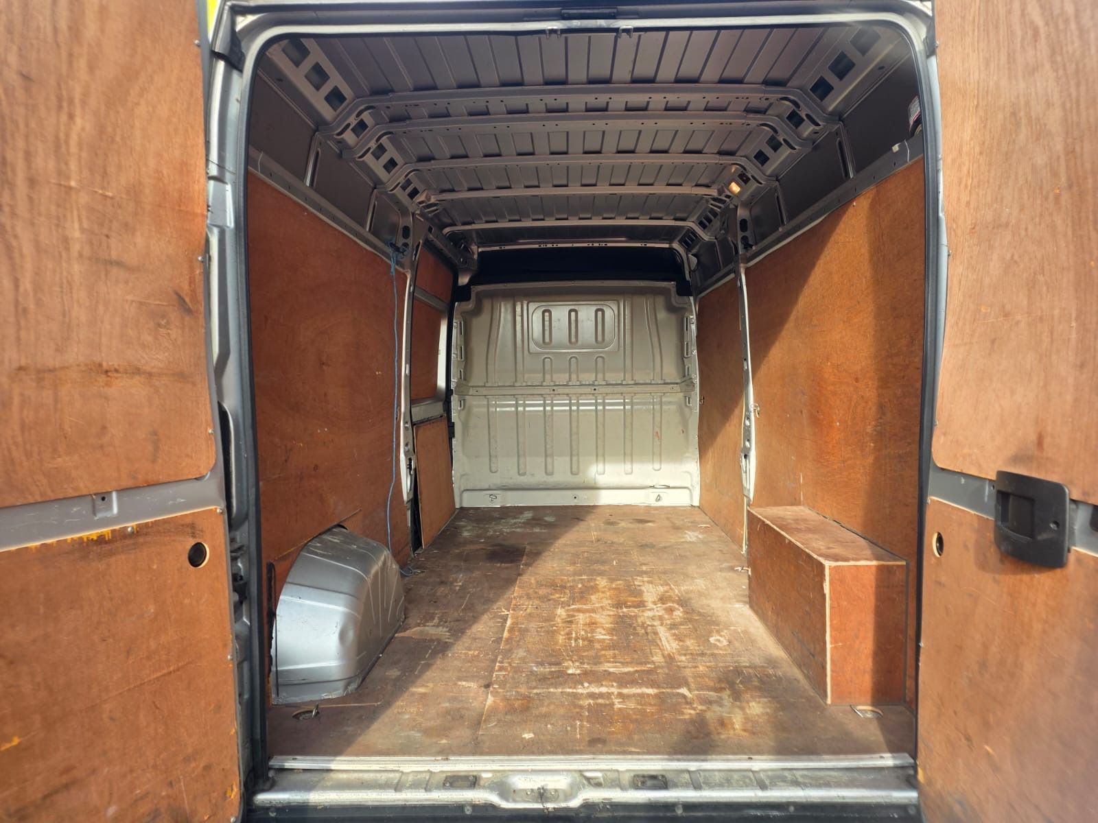 Peugeot Boxer 2.0 BlueHDi 335 Professional Panel Van 5dr Diesel Manual L3 H2 Euro 6 (130 ps) 5dr Manual 2018