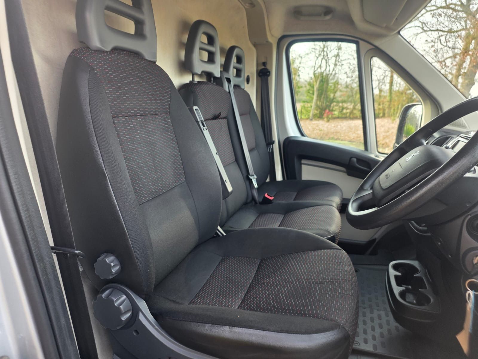 Peugeot Boxer 2.0 BlueHDi 335 Professional Panel Van 5dr Diesel Manual L3 H2 Euro 6 (130 ps) 5dr Manual 2018