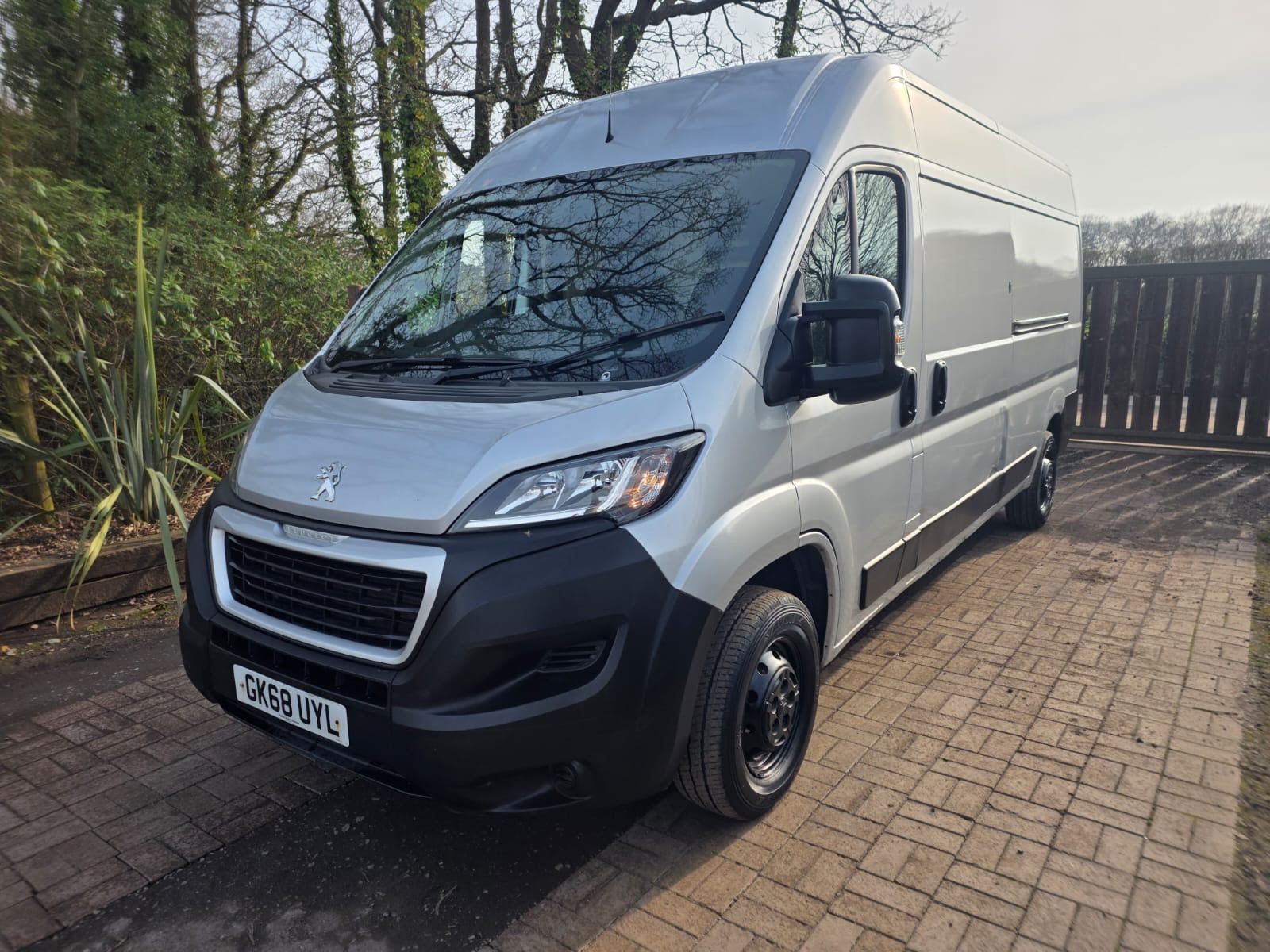 Peugeot Boxer 2.0 BlueHDi 335 Professional Panel Van 5dr Diesel Manual L3 H2 Euro 6 (130 ps) 5dr Manual 2018