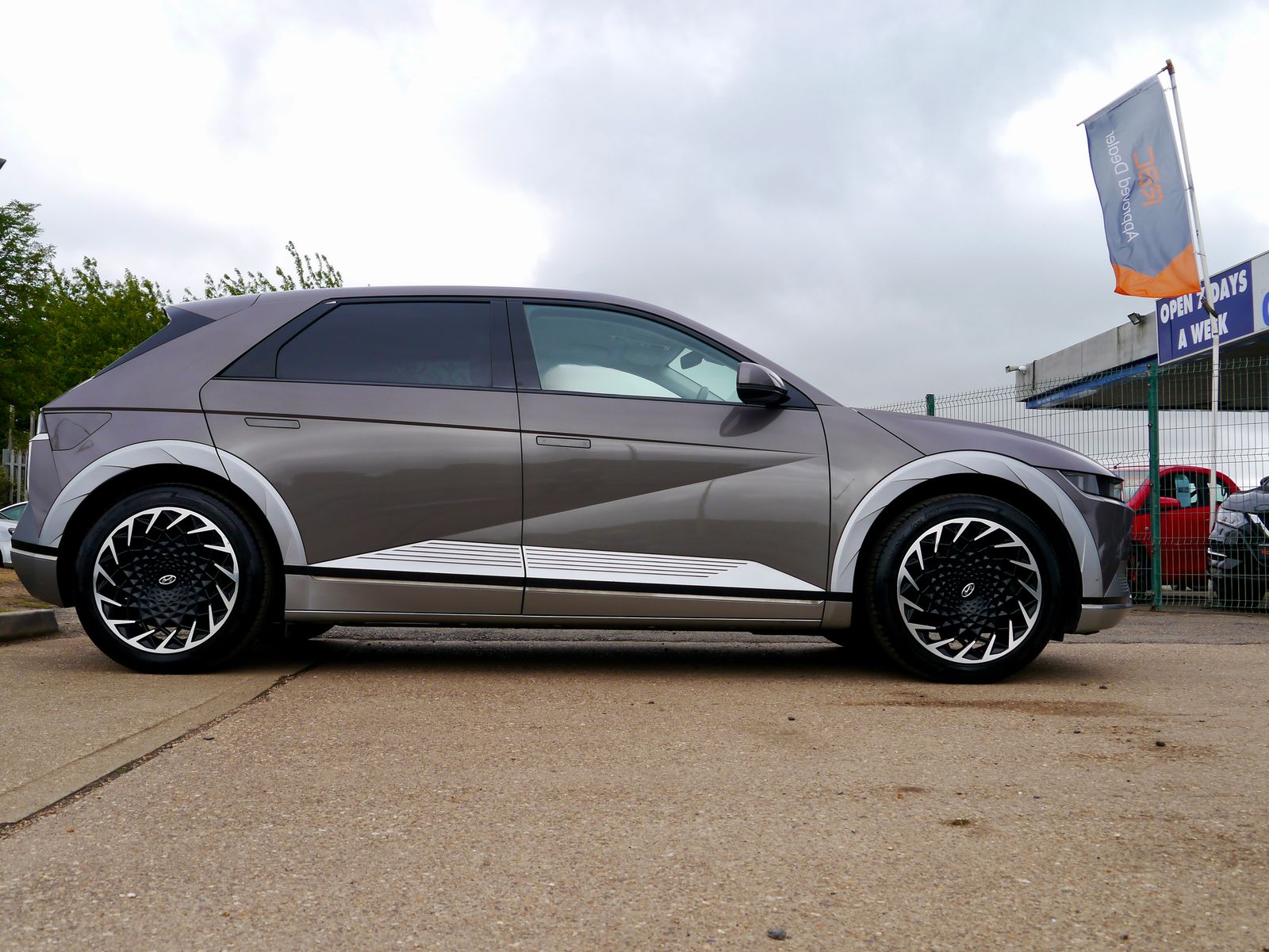Hyundai Ioniq 5 73kWh Ultimate Hatchback 5dr Electric Auto AWD (305 ps) 5dr Automatic 2026
