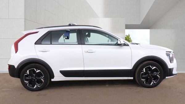 2023 Kia Niro 64.8kWh 2 SUV 5dr Electric Auto (201 bhp), exterior view 4
