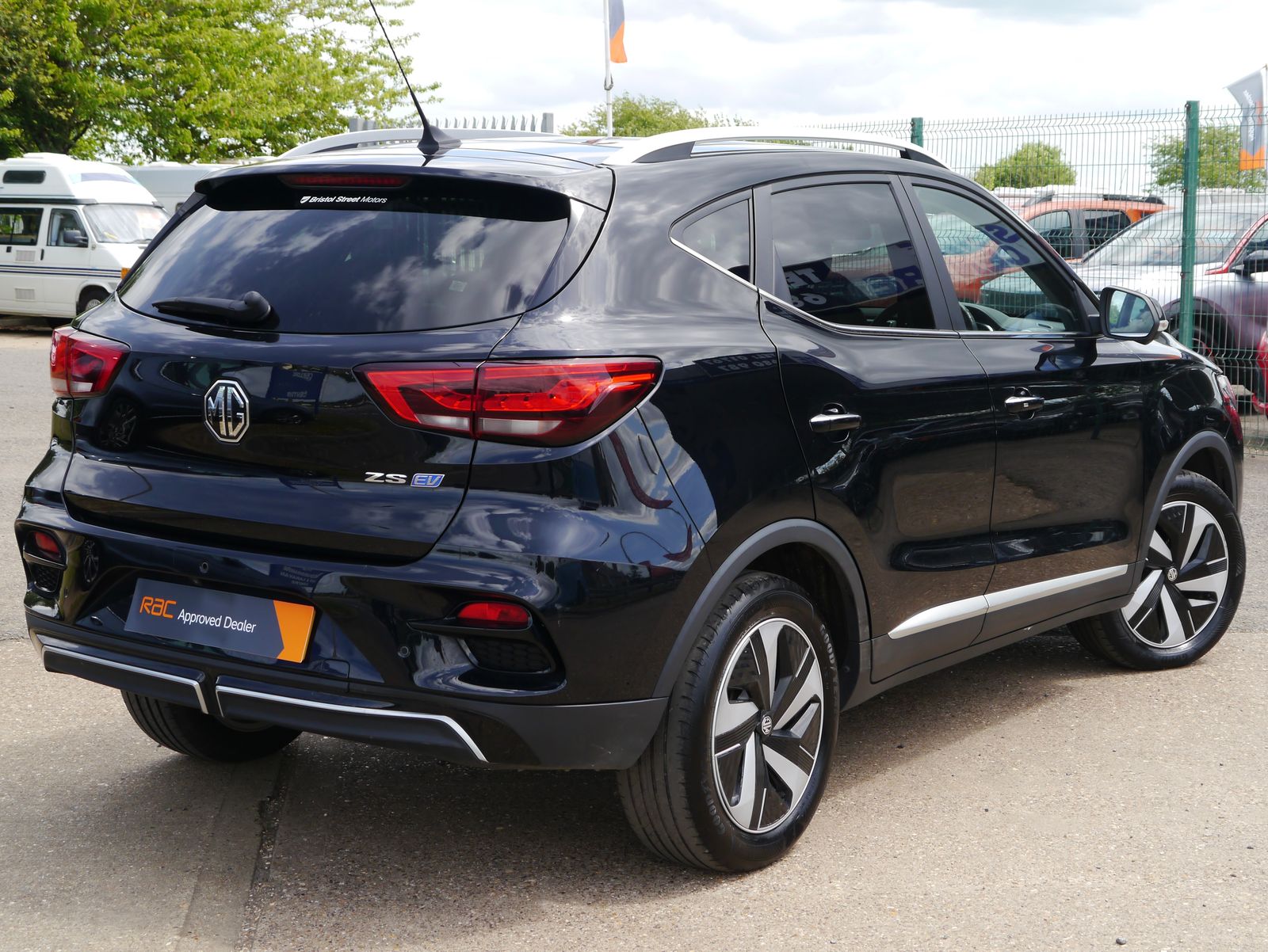 MG MG ZS 72.6kWh Trophy Long Range SUV 5dr Electric Auto (156 ps) 5dr Automatic 2026