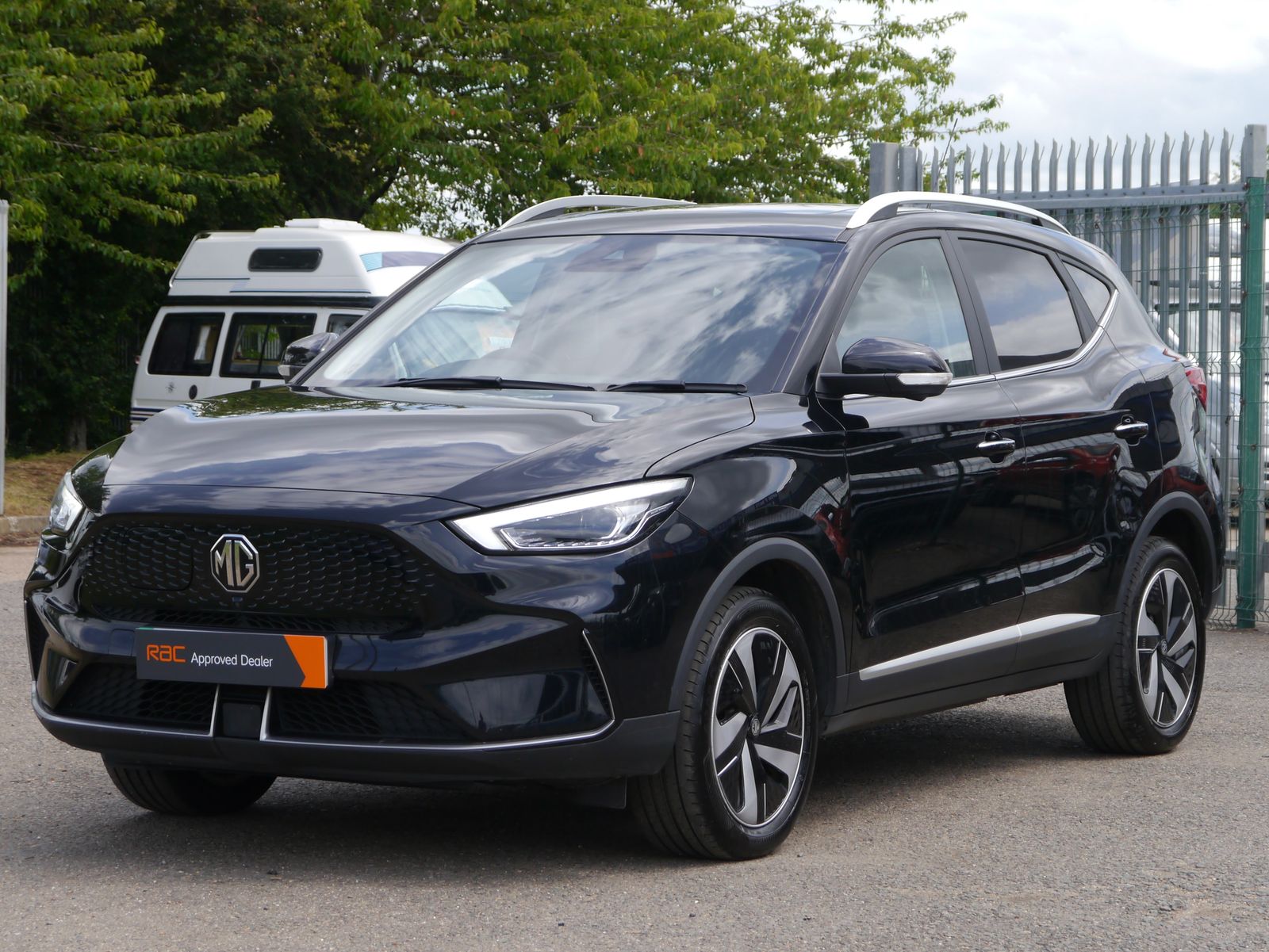 MG MG ZS 72.6kWh Trophy Long Range SUV 5dr Electric Auto (156 ps) 5dr Automatic 2026