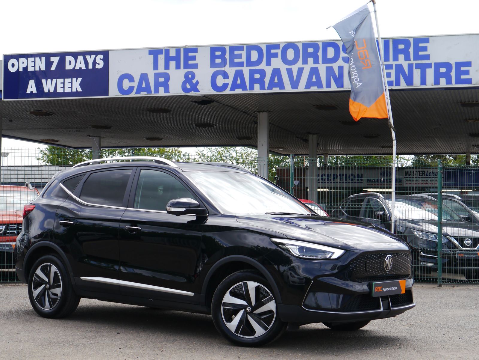 MG MG ZS 72.6kWh Trophy Long Range SUV 5dr Electric Auto (156 ps) 5dr Automatic 2026