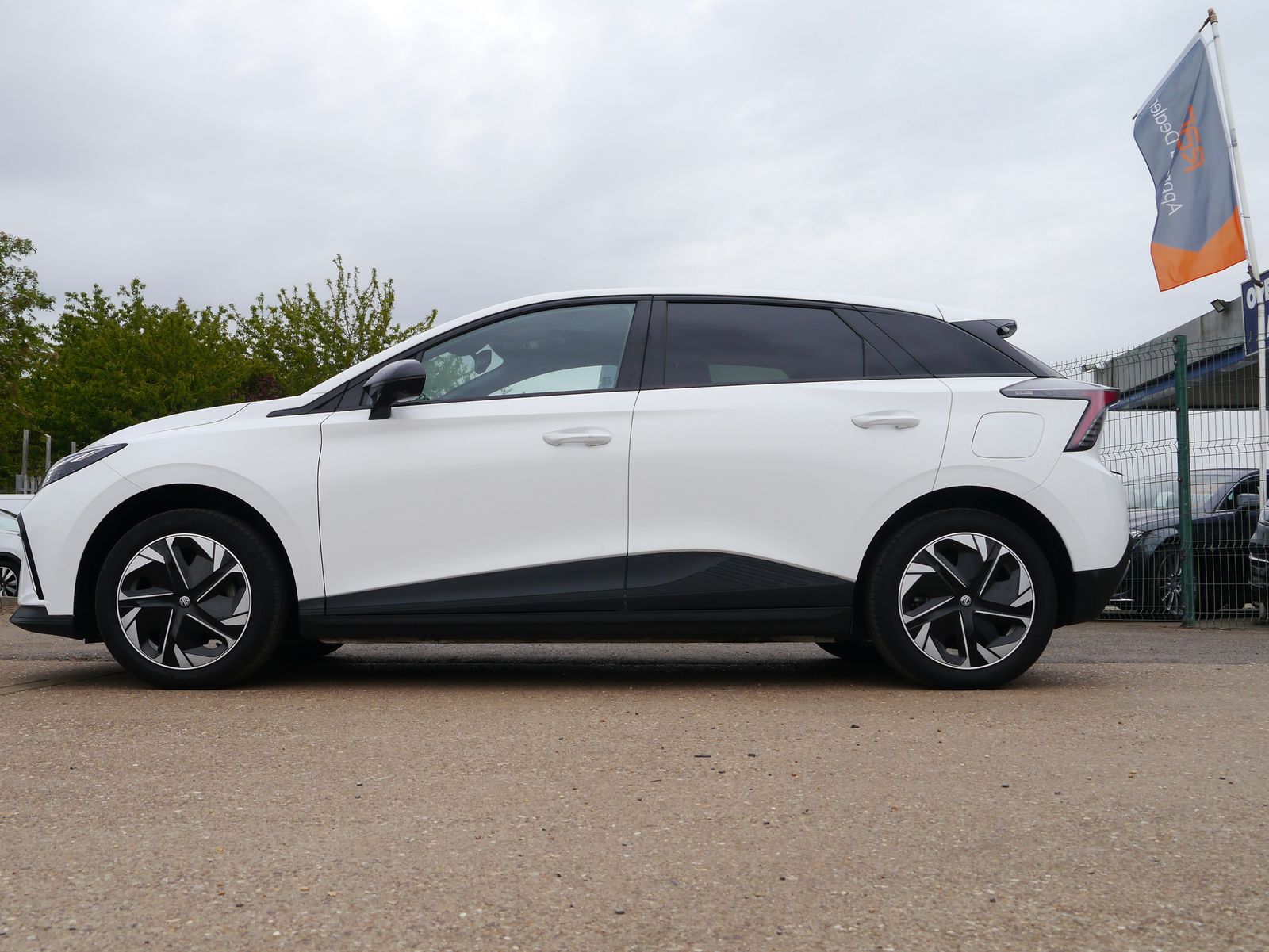 MG Mg4 64kWh Trophy Long Range Hatchback 5dr Electric Auto (203 ps) 5dr Automatic 2026