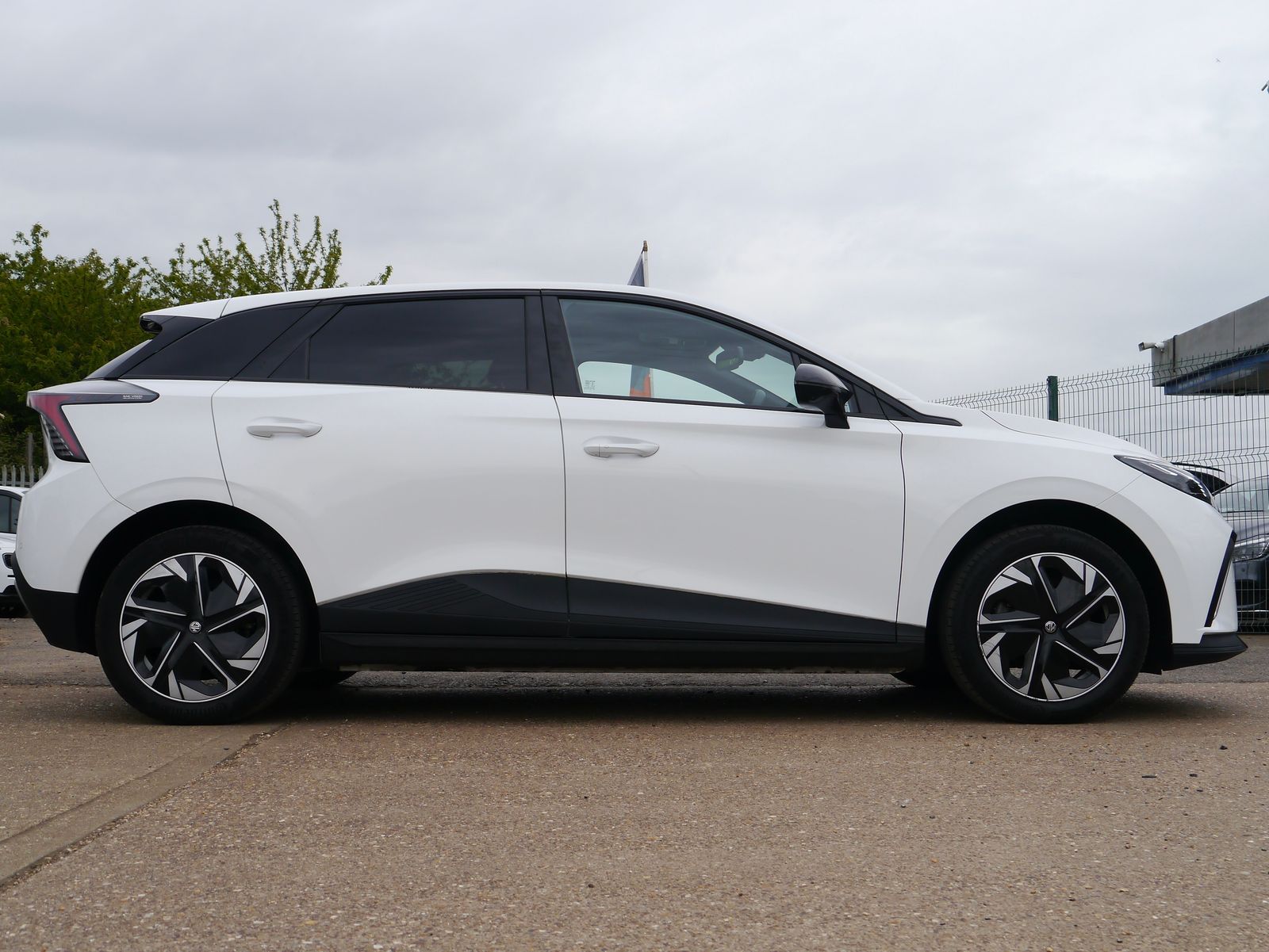 MG Mg4 64kWh Trophy Long Range Hatchback 5dr Electric Auto (203 ps) 5dr Automatic 2026