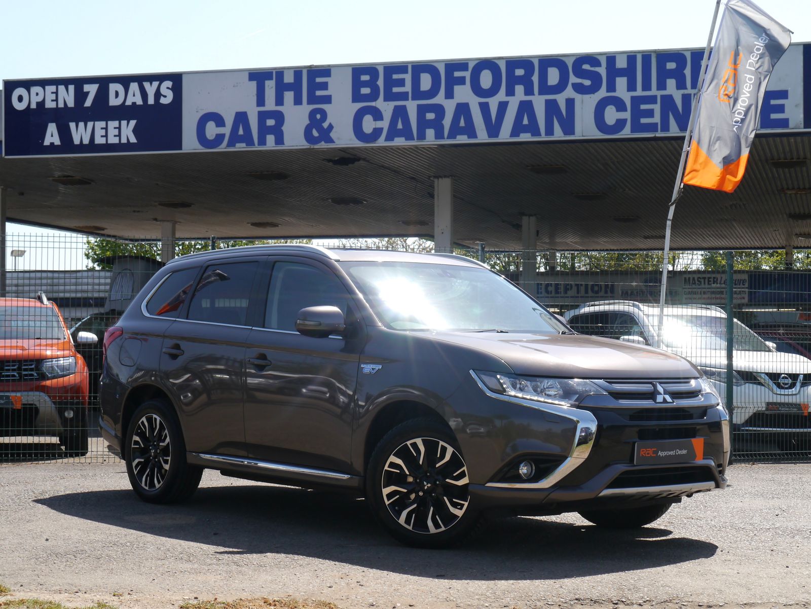 2015 Mitsubishi Outlander 2.0h 12kWh GX4h SUV 5dr Petrol Plug-in Hybrid CVT 4WD Euro 6 (s/s) (200 ps)