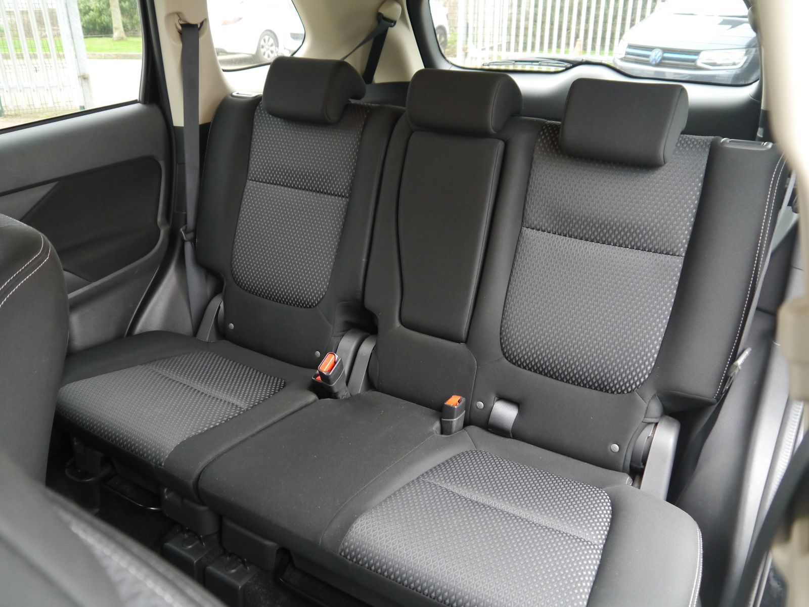 Mitsubishi Outlander 2.2 DI-D 3 SUV 5dr Diesel Auto 4WD Euro 6 (147 ps) 5dr Automatic 2026