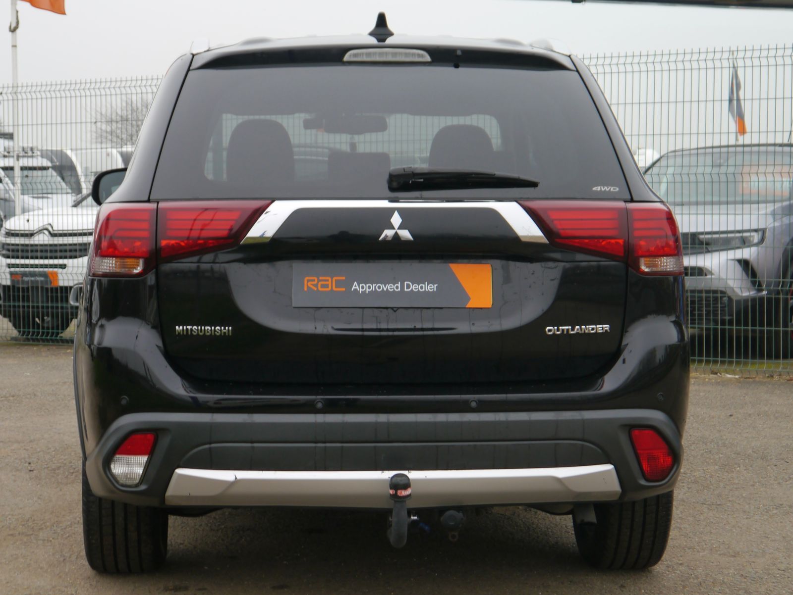 Mitsubishi Outlander 2.2 DI-D 3 SUV 5dr Diesel Auto 4WD Euro 6 (147 ps) 5dr Automatic 2026