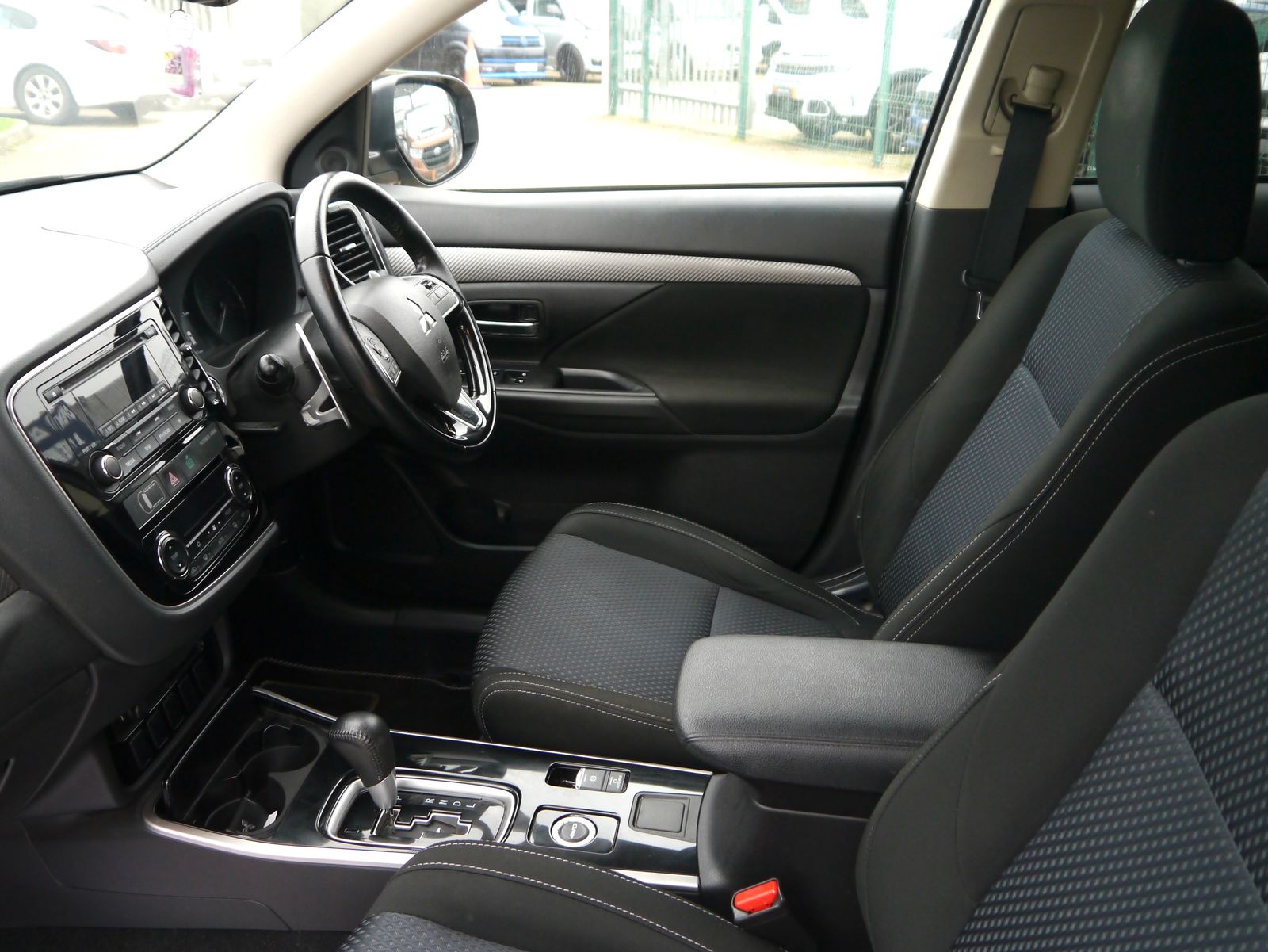 Mitsubishi Outlander 2.2 DI-D 3 SUV 5dr Diesel Auto 4WD Euro 6 (147 ps) 5dr Automatic 2026