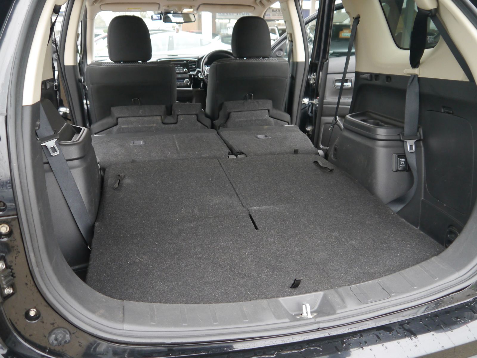 Mitsubishi Outlander 2.2 DI-D 3 SUV 5dr Diesel Auto 4WD Euro 6 (147 ps) 5dr Automatic 2026