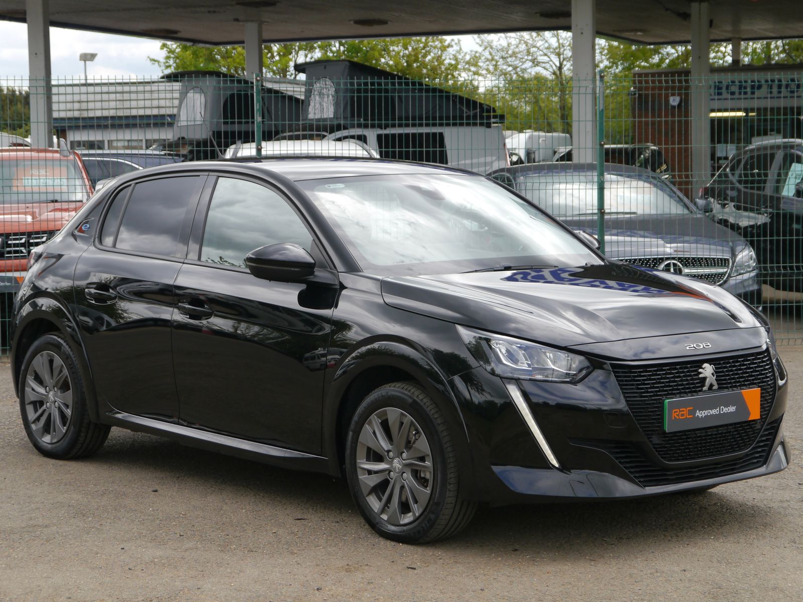 2023 Peugeot E-208 50kWh Allure Premium + Hatchback 5dr Electric Auto (7.4kW Charger) (136 ps), exterior view 2