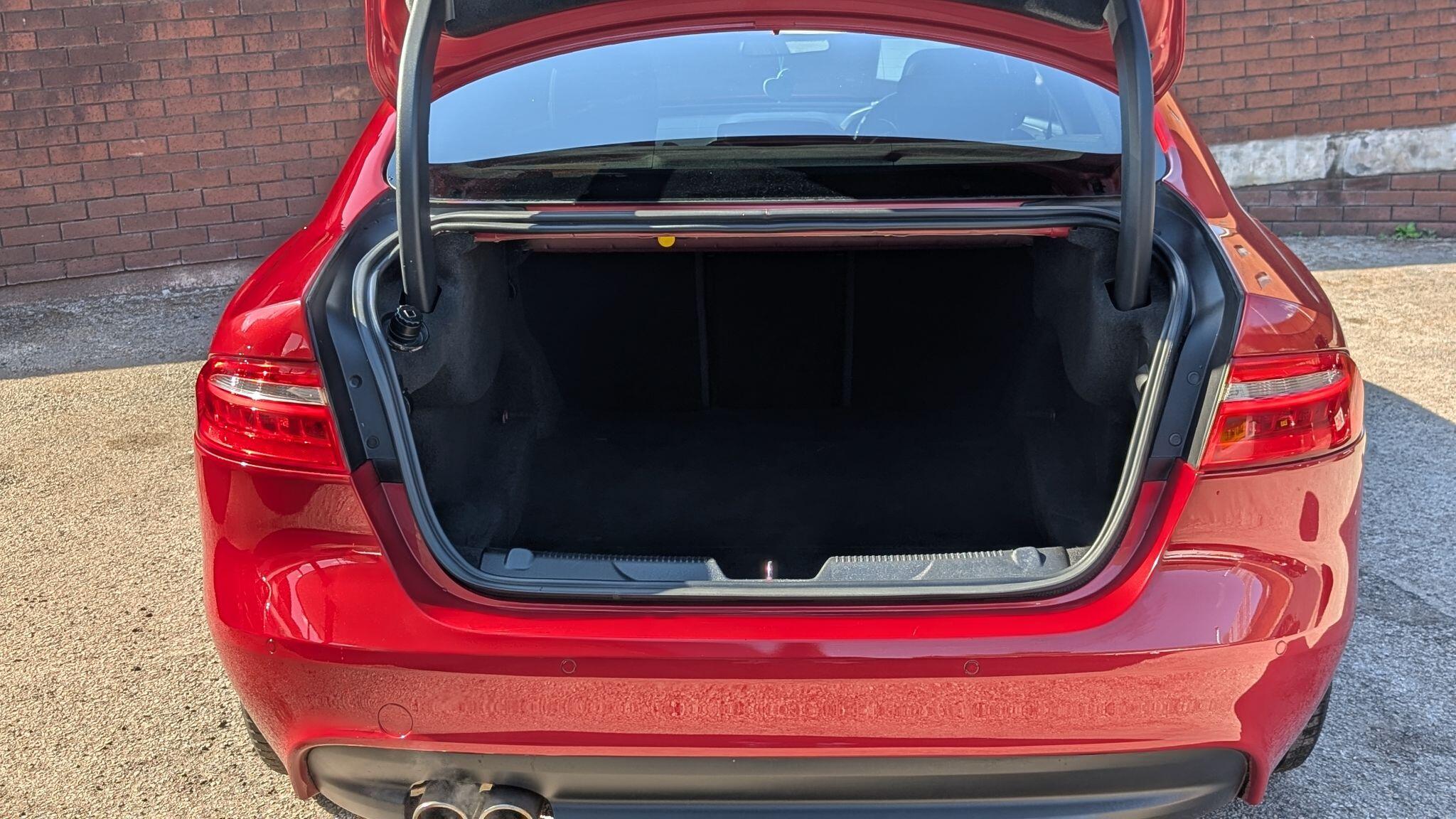 Jaguar XE 2.0d R-Sport Auto Euro 6 (s/s) 4dr 4dr Automatic 2026