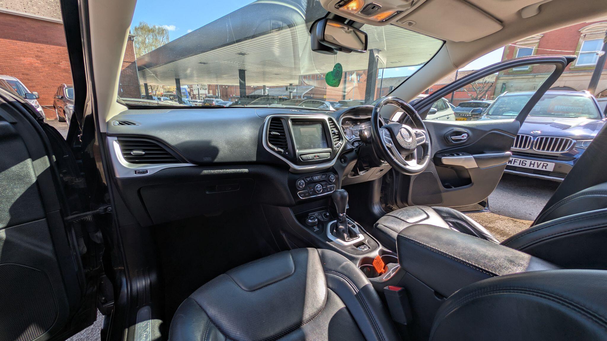 Jeep Cherokee 2.2 MultiJetII Overland Auto 4WD Euro 6 (s/s) 5dr 5dr Automatic 2026