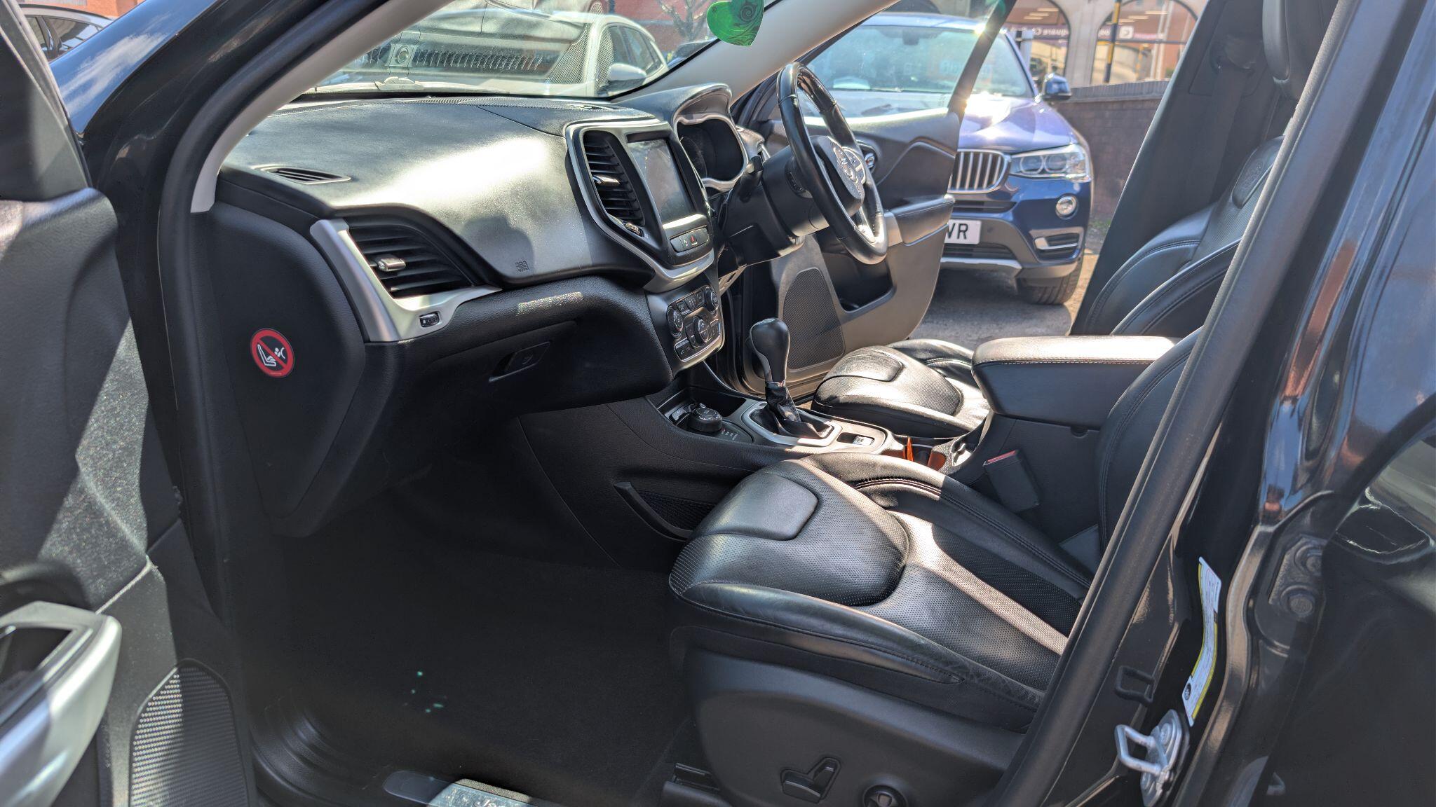 Jeep Cherokee 2.2 MultiJetII Overland Auto 4WD Euro 6 (s/s) 5dr 5dr Automatic 2026