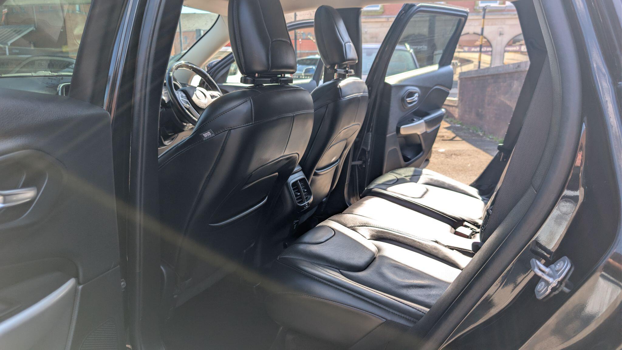 Jeep Cherokee 2.2 MultiJetII Overland Auto 4WD Euro 6 (s/s) 5dr 5dr Automatic 2026