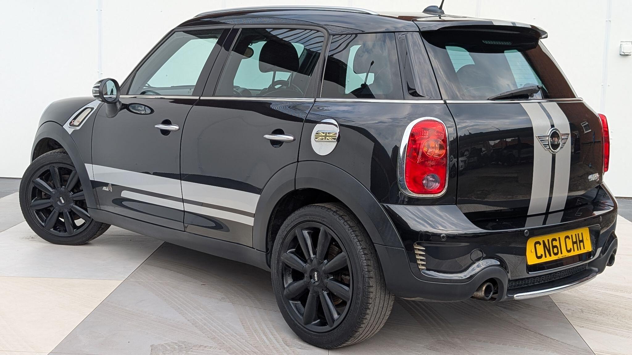 2011 MINI Countryman 1.6 Cooper S ALL4 Euro 5 (s/s) 5dr, exterior view 4