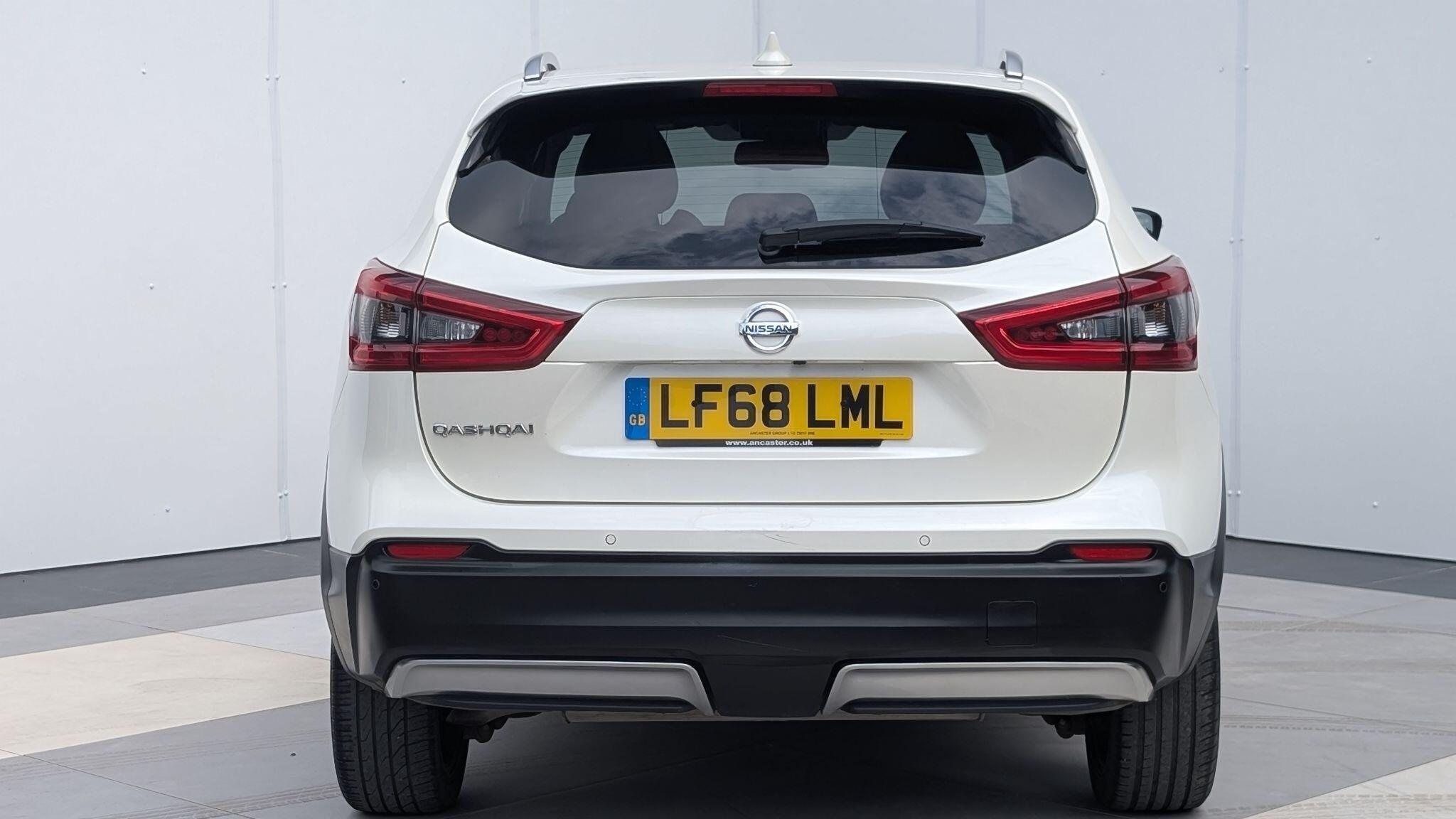 2018 Nissan Qashqai 1.3 DIG-T Tekna Euro 6 (s/s) 5dr, exterior view 4