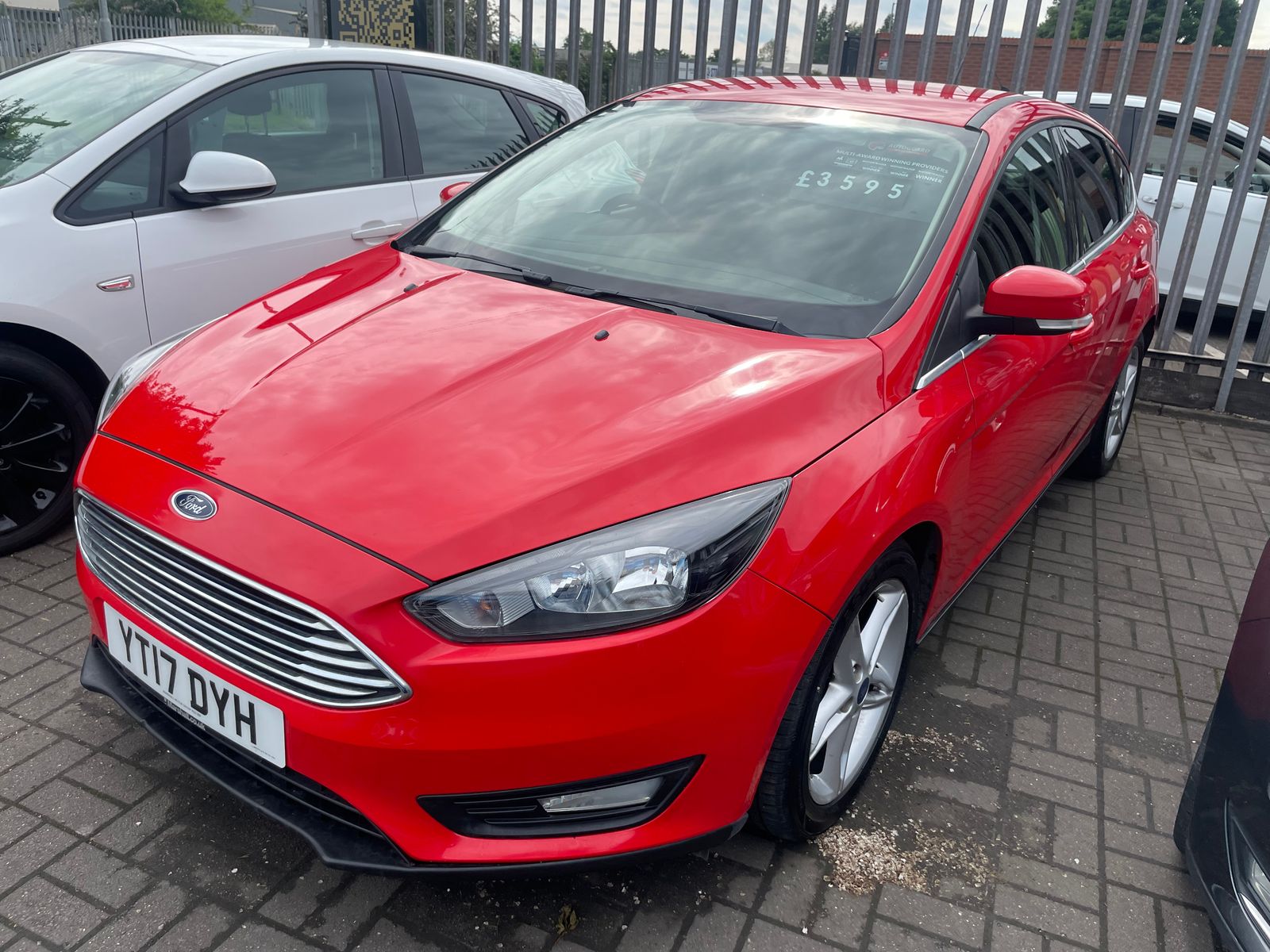2017 Ford Focus 1.0T EcoBoost Zetec Hatchback 5dr Petrol Manual Euro 6 (s/s) (100 ps), exterior view 2
