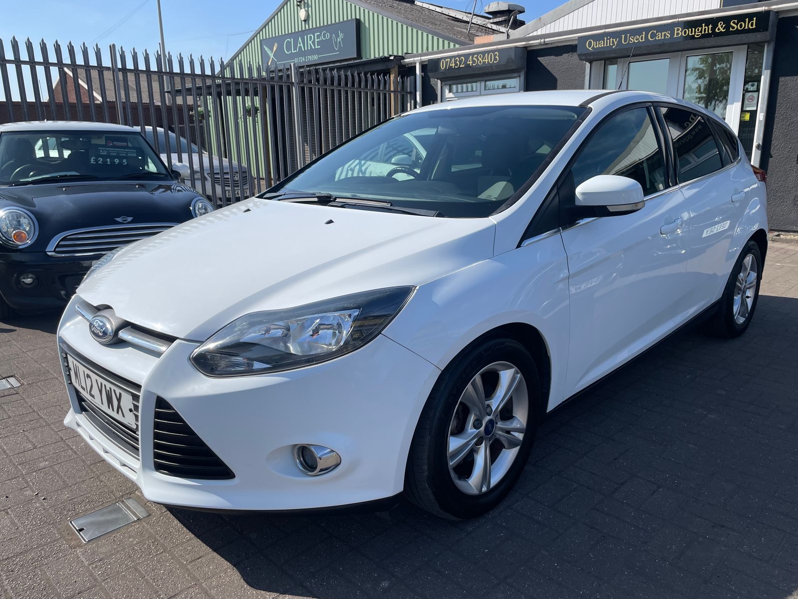 2012 Ford Focus 1.6 TDCi Zetec Hatchback 5dr Diesel Manual Euro 5 (s/s) (115 ps), exterior view 3