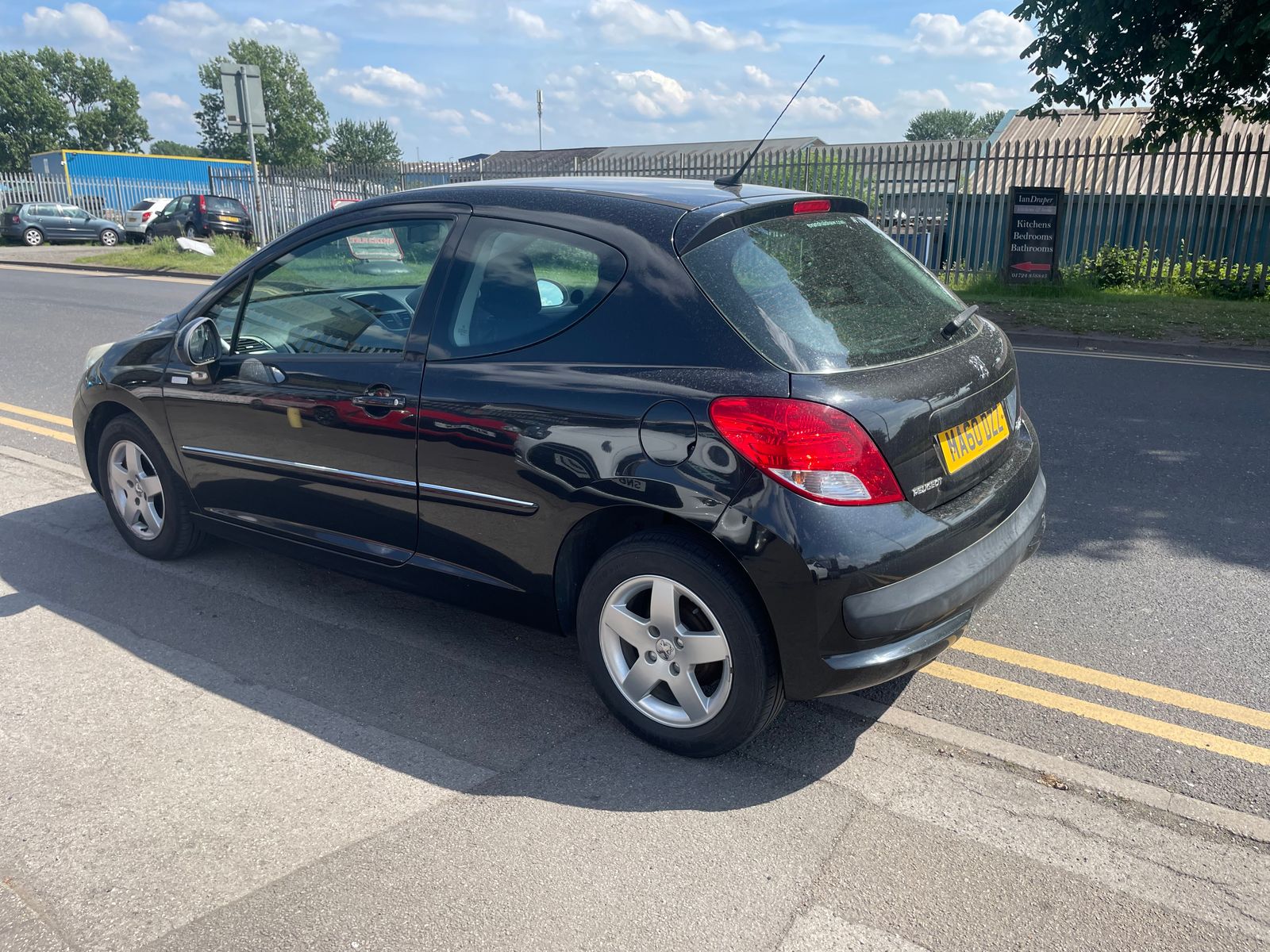 2010 Peugeot 207 1.4 HDi Millesim Hatchback 3dr Diesel Manual Euro 5 (70 ps), exterior view 4