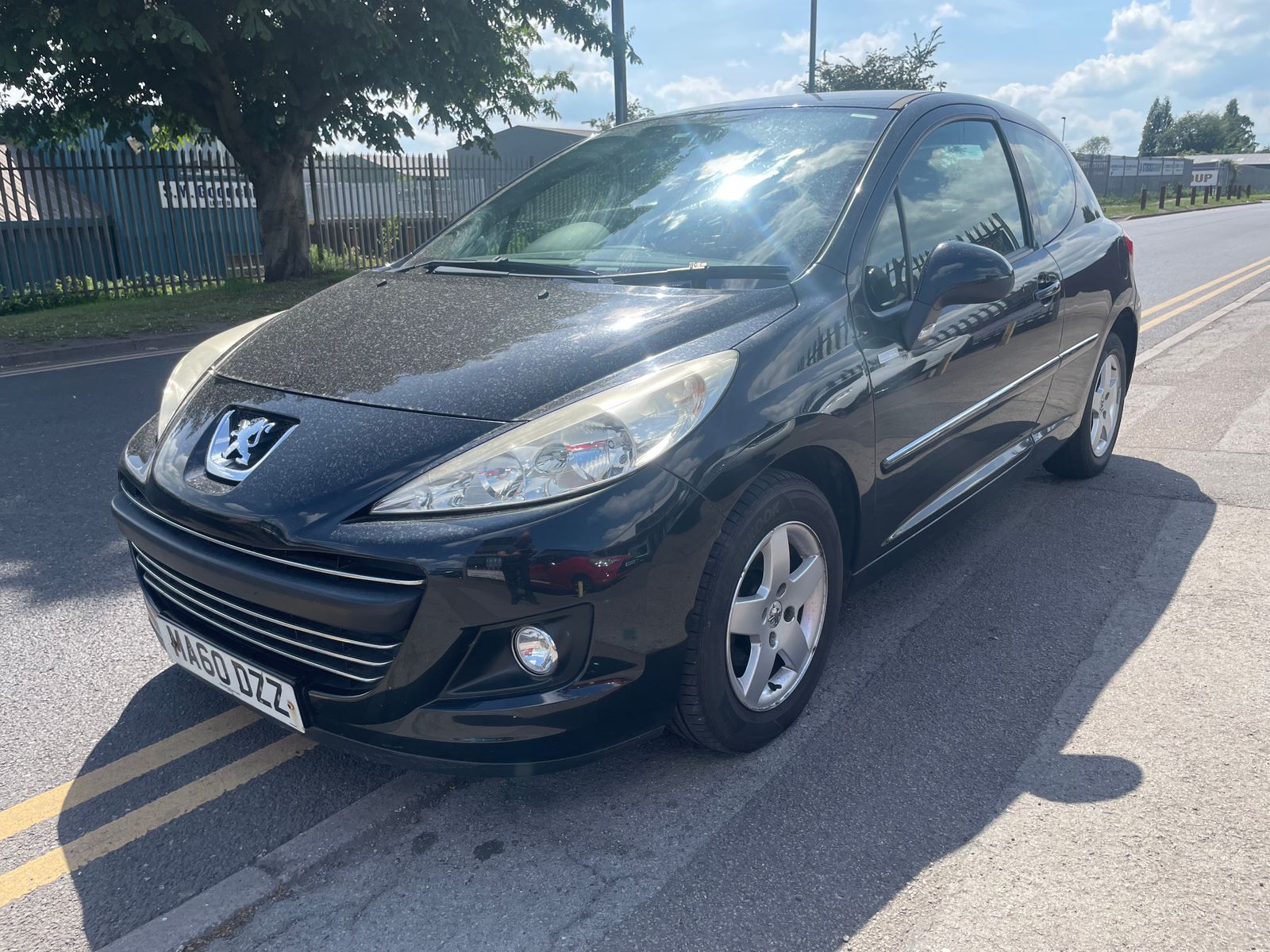 2010 Peugeot 207 1.4 HDi Millesim Hatchback 3dr Diesel Manual Euro 5 (70 ps), exterior view 2