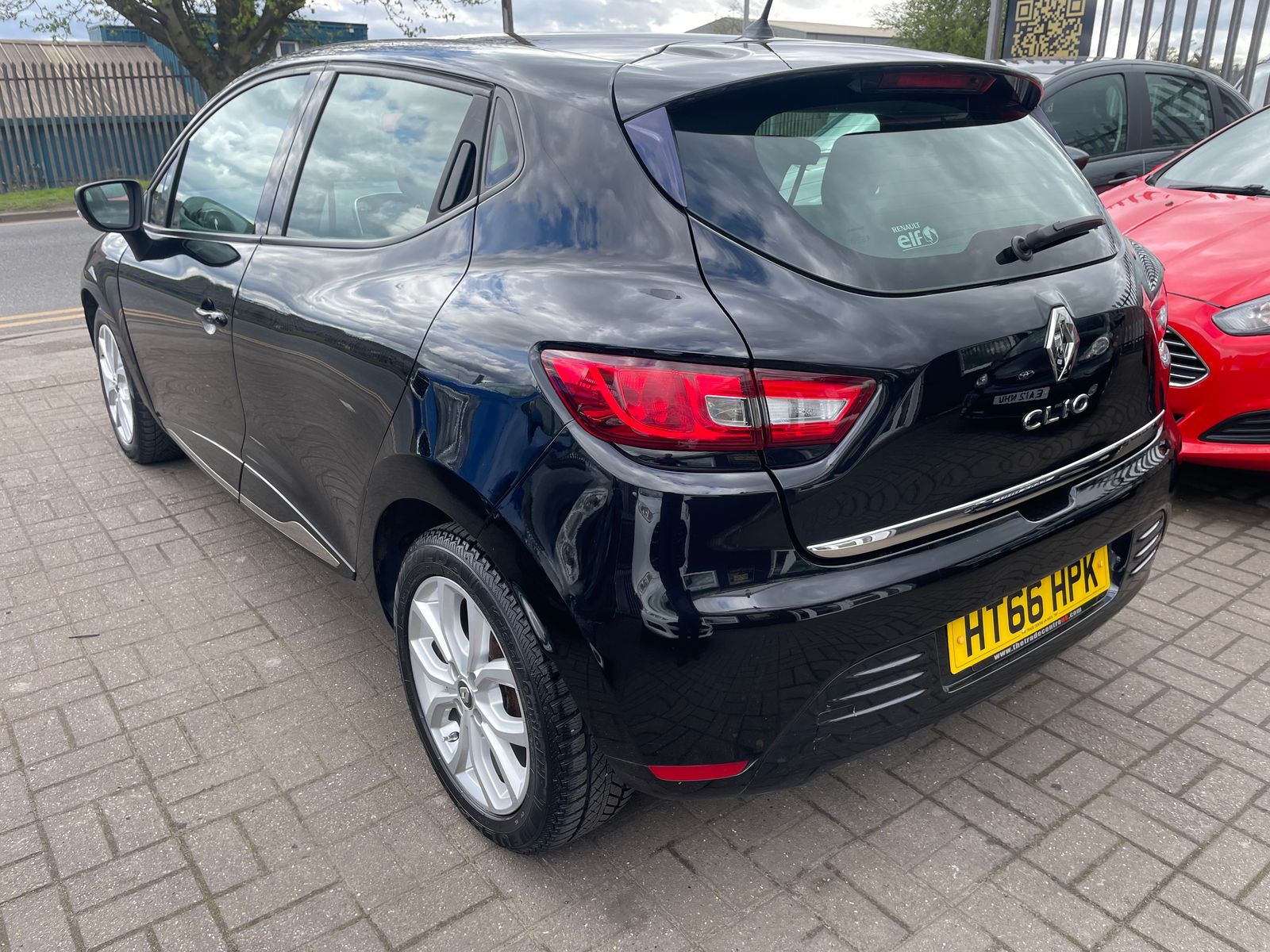 2017 Renault Clio 1.2 16V Dynamique Nav Hatchback 5dr Petrol Manual Euro 6 (75 ps), exterior view 4