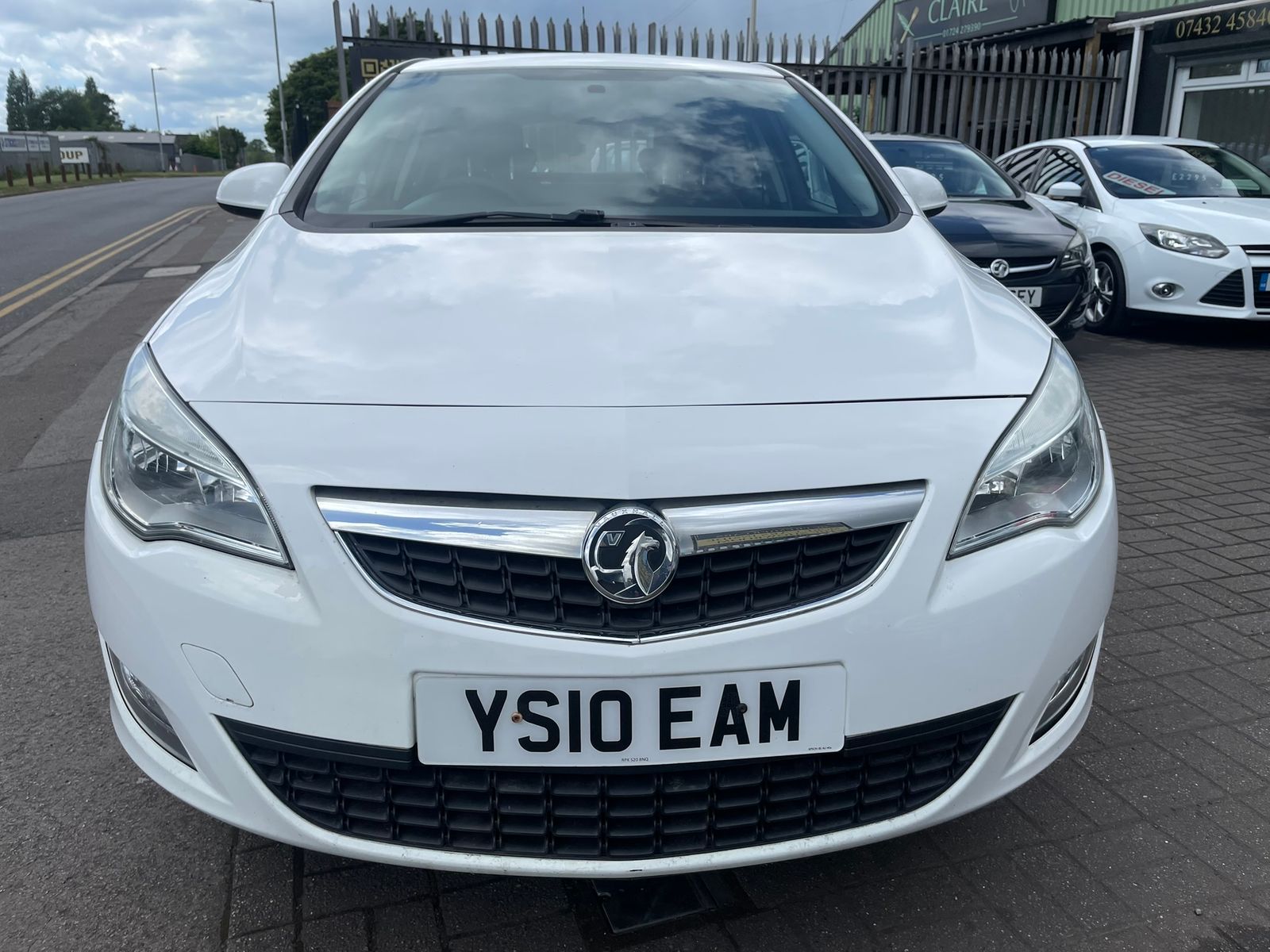 2010 Vauxhall Astra 1.6 16v Exclusiv Hatchback 5dr Petrol Manual Euro 5 (115 ps)