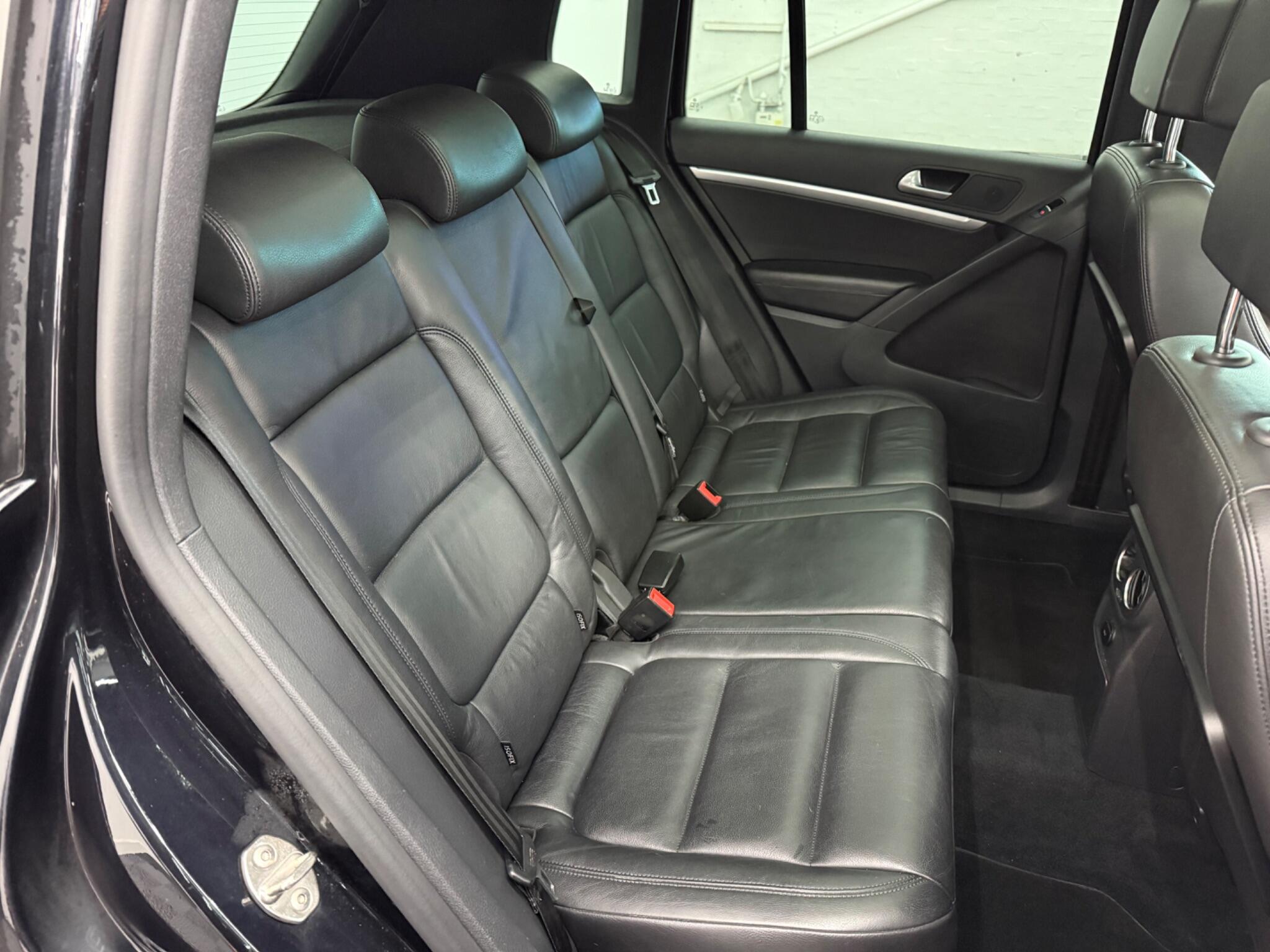 Volkswagen Tiguan 2.0 TDI BlueMotion Tech R-Line DSG 4WD Euro 5 (s/s) 5dr 5dr Automatic 2026