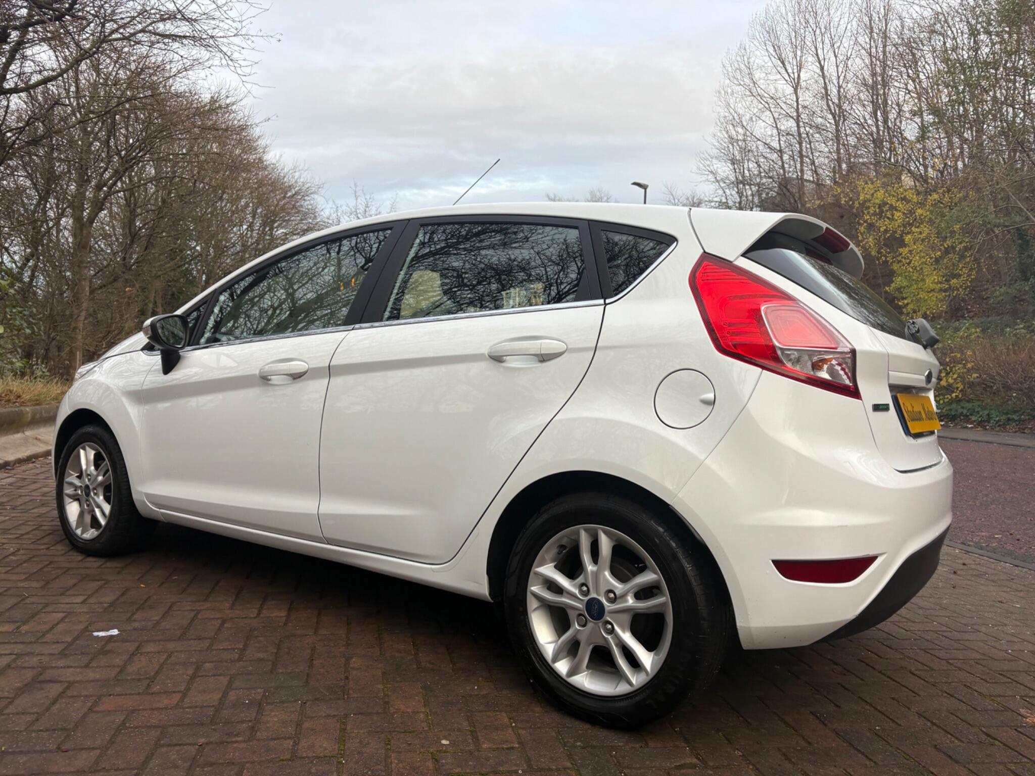 Ford Fiesta 1.0T EcoBoost Zetec Euro 6 (s/s) 5dr 5dr Manual 2026