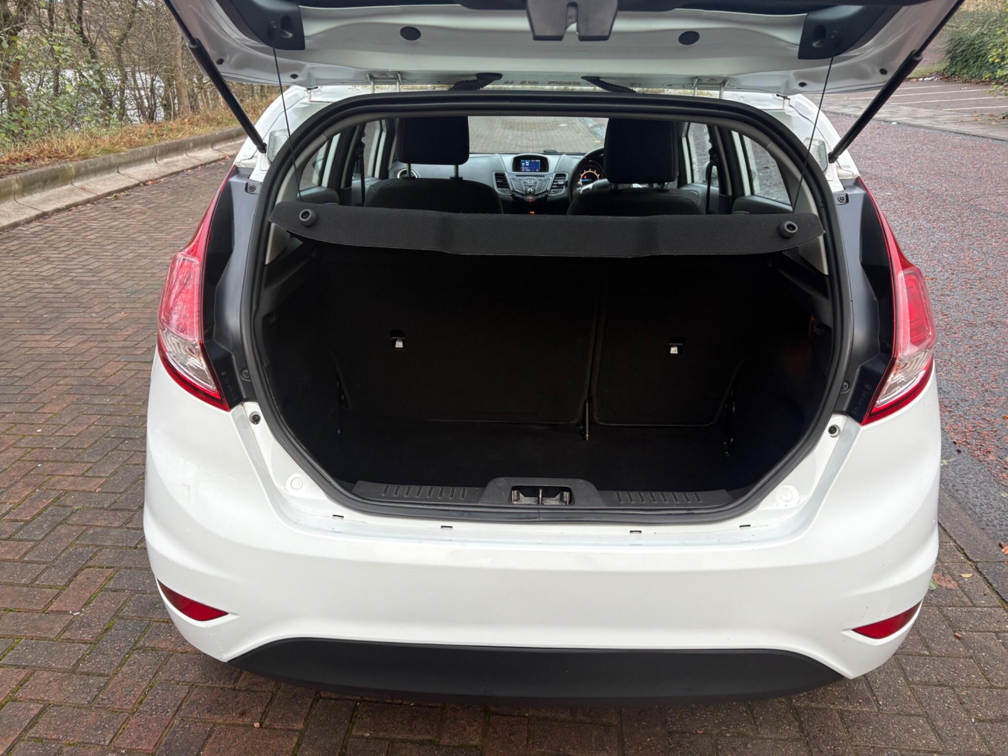 Ford Fiesta 1.0T EcoBoost Zetec Euro 6 (s/s) 5dr 5dr Manual 2026