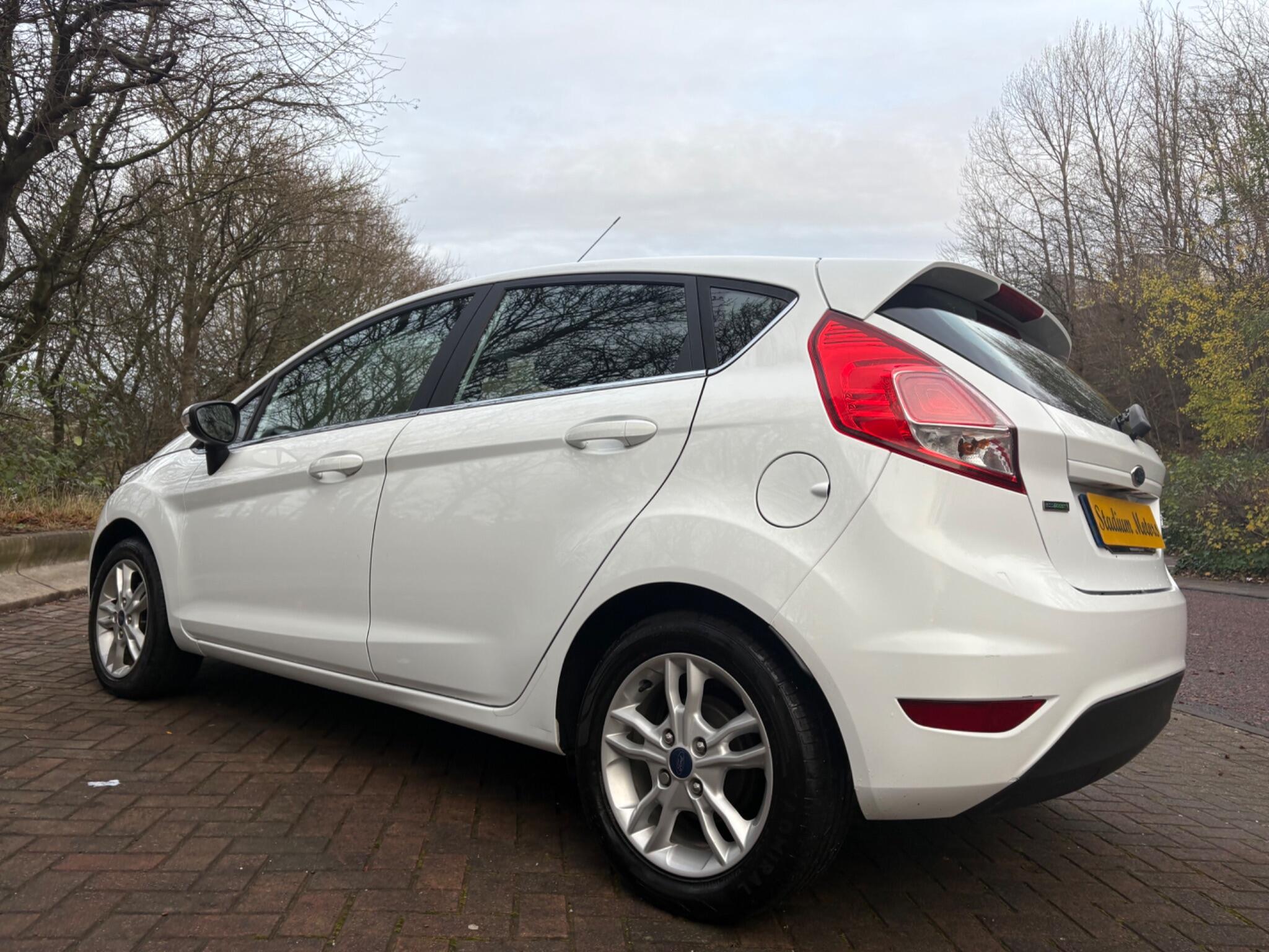Ford Fiesta 1.0T EcoBoost Zetec Euro 6 (s/s) 5dr 5dr Manual 2026