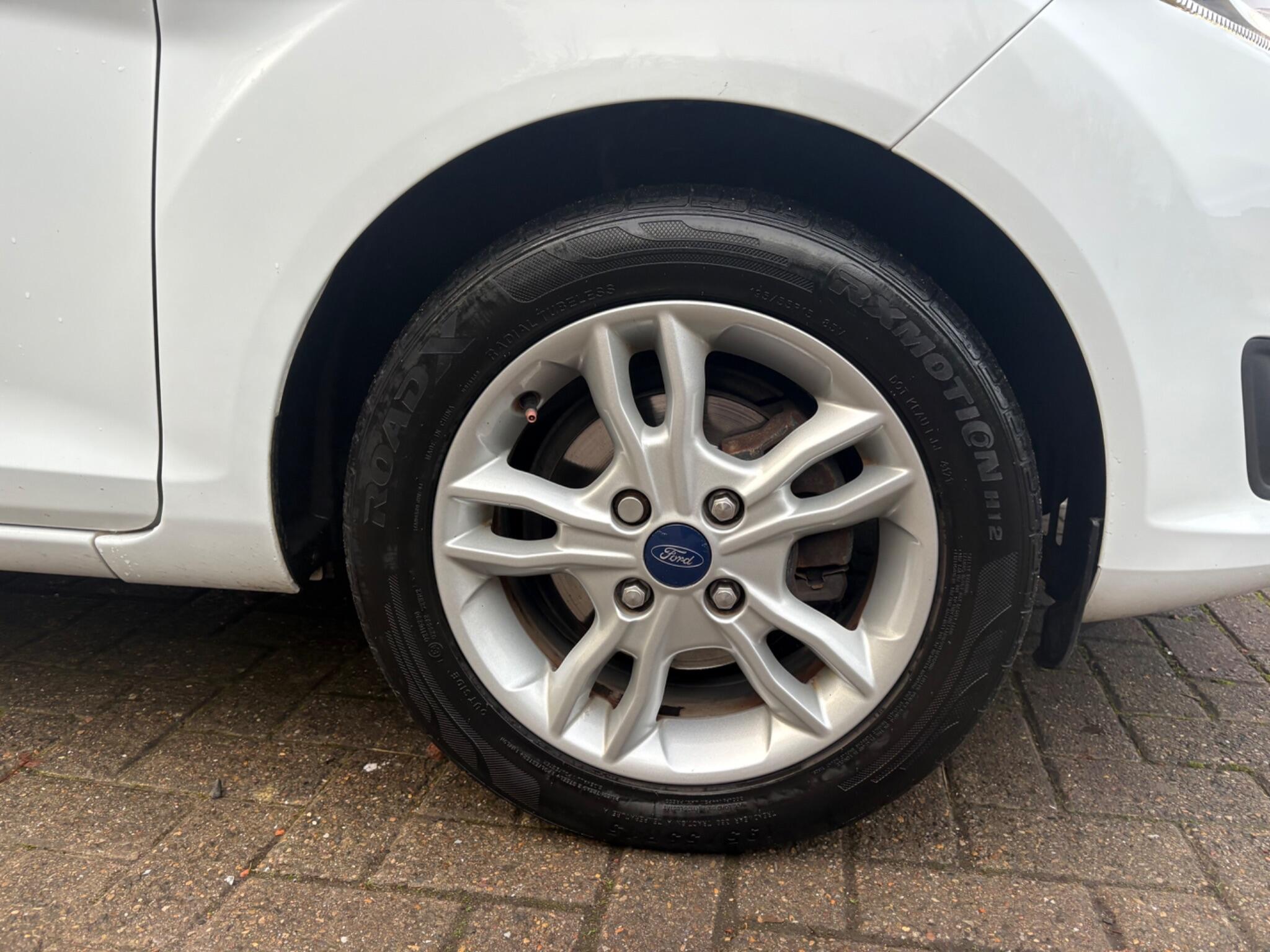 Ford Fiesta 1.0T EcoBoost Zetec Euro 6 (s/s) 5dr 5dr Manual 2026