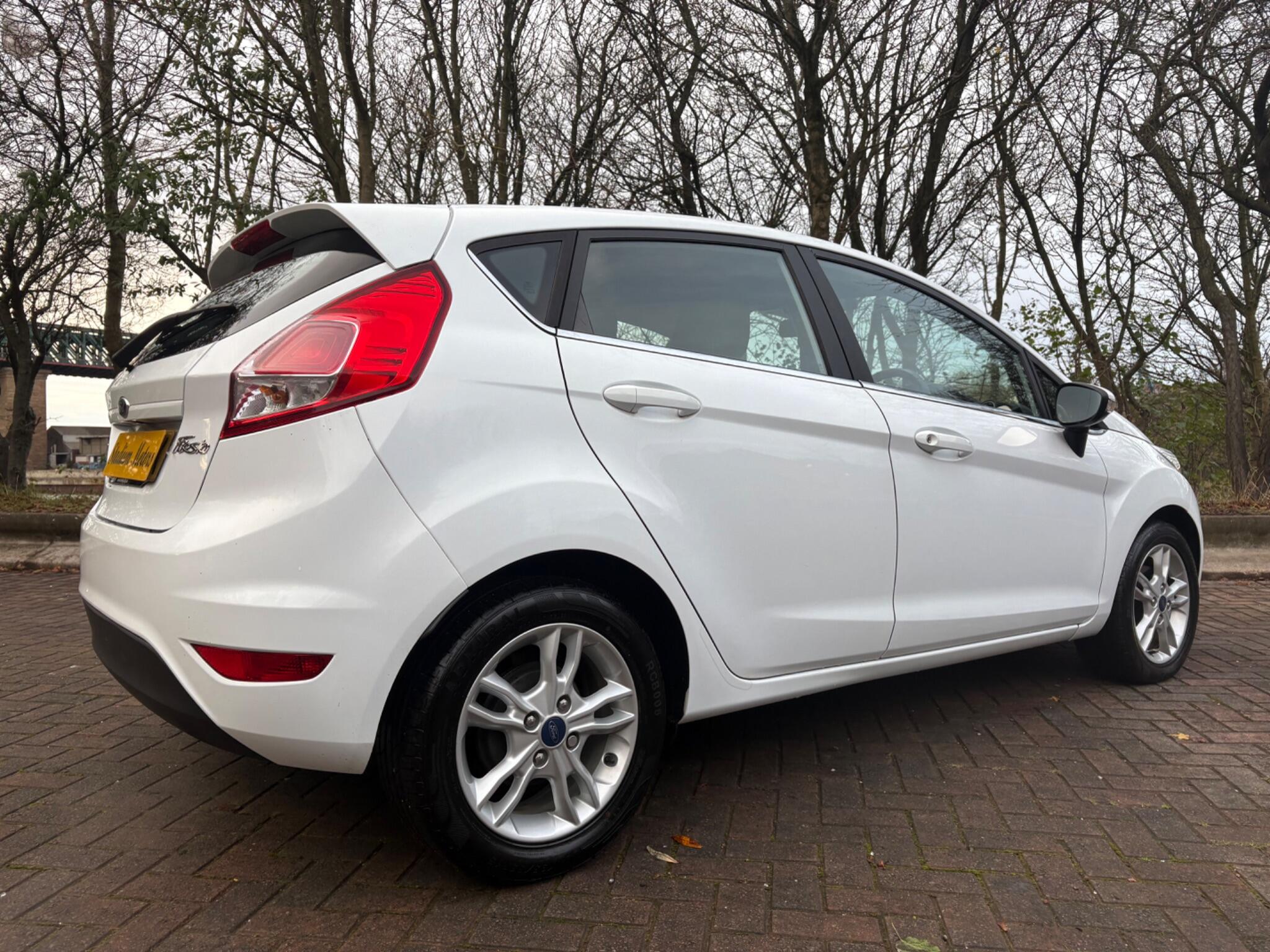 Ford Fiesta 1.0T EcoBoost Zetec Euro 6 (s/s) 5dr 5dr Manual 2026