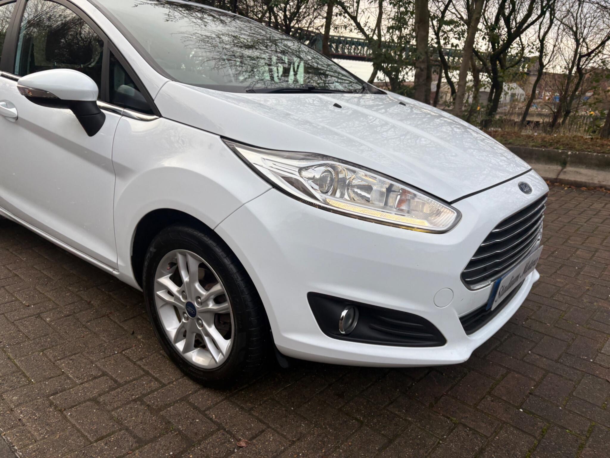 Ford Fiesta 1.0T EcoBoost Zetec Euro 6 (s/s) 5dr 5dr Manual 2026