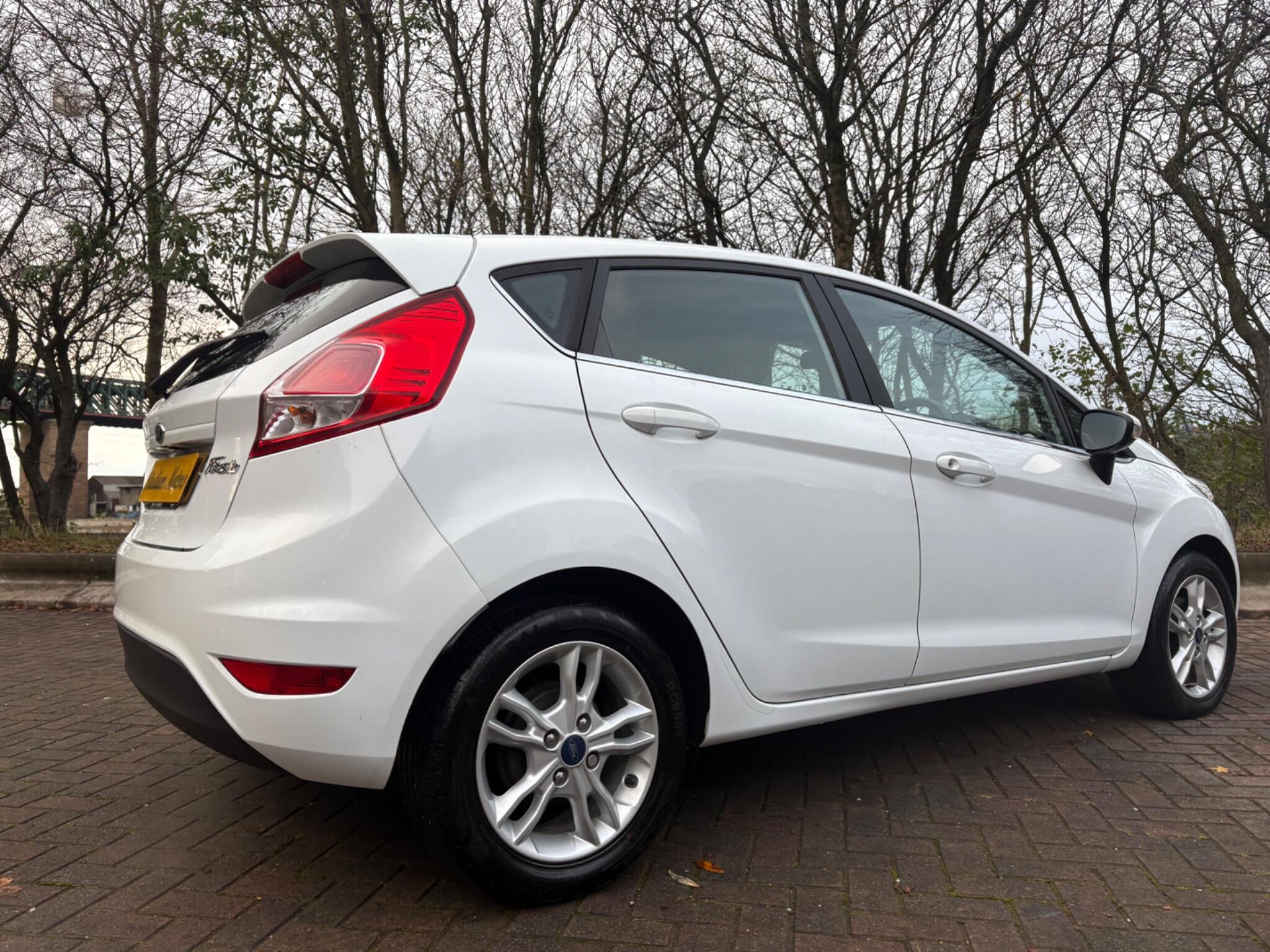 Ford Fiesta 1.0T EcoBoost Zetec Euro 6 (s/s) 5dr 5dr Manual 2026