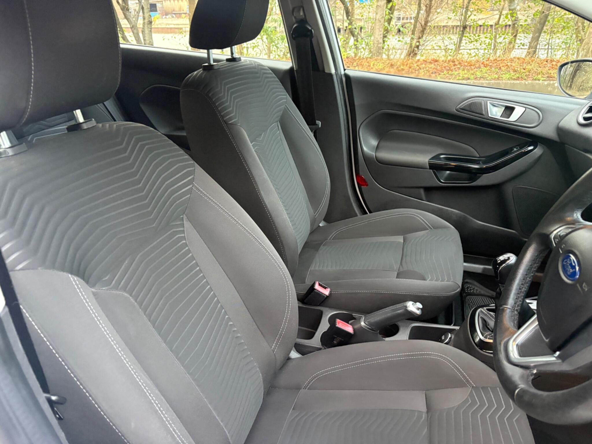 Ford Fiesta 1.0T EcoBoost Zetec Euro 6 (s/s) 5dr 5dr Manual 2026