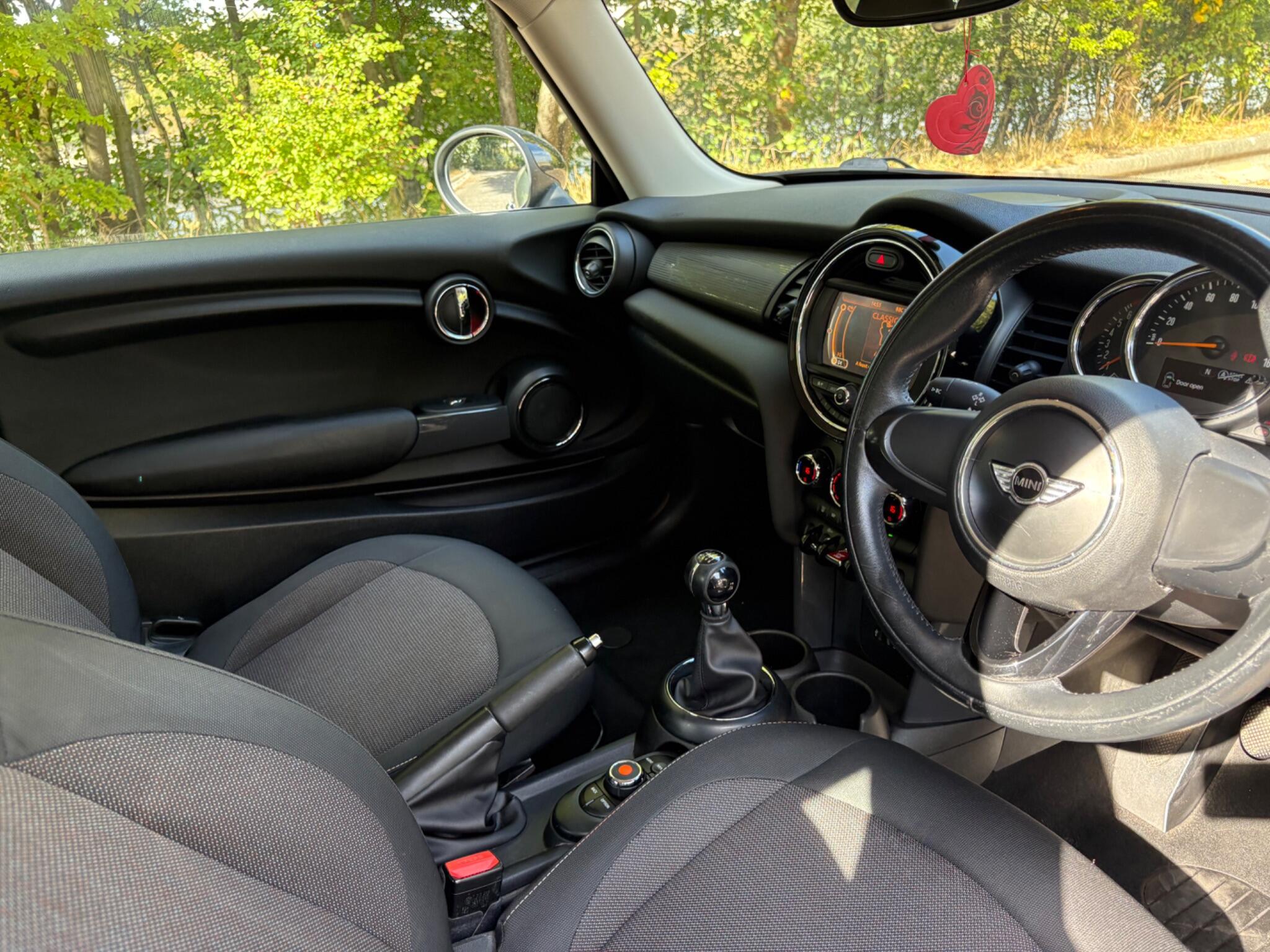 MINI Hatch 1.5 Cooper Euro 6 (s/s) 3dr 3dr Manual 2026