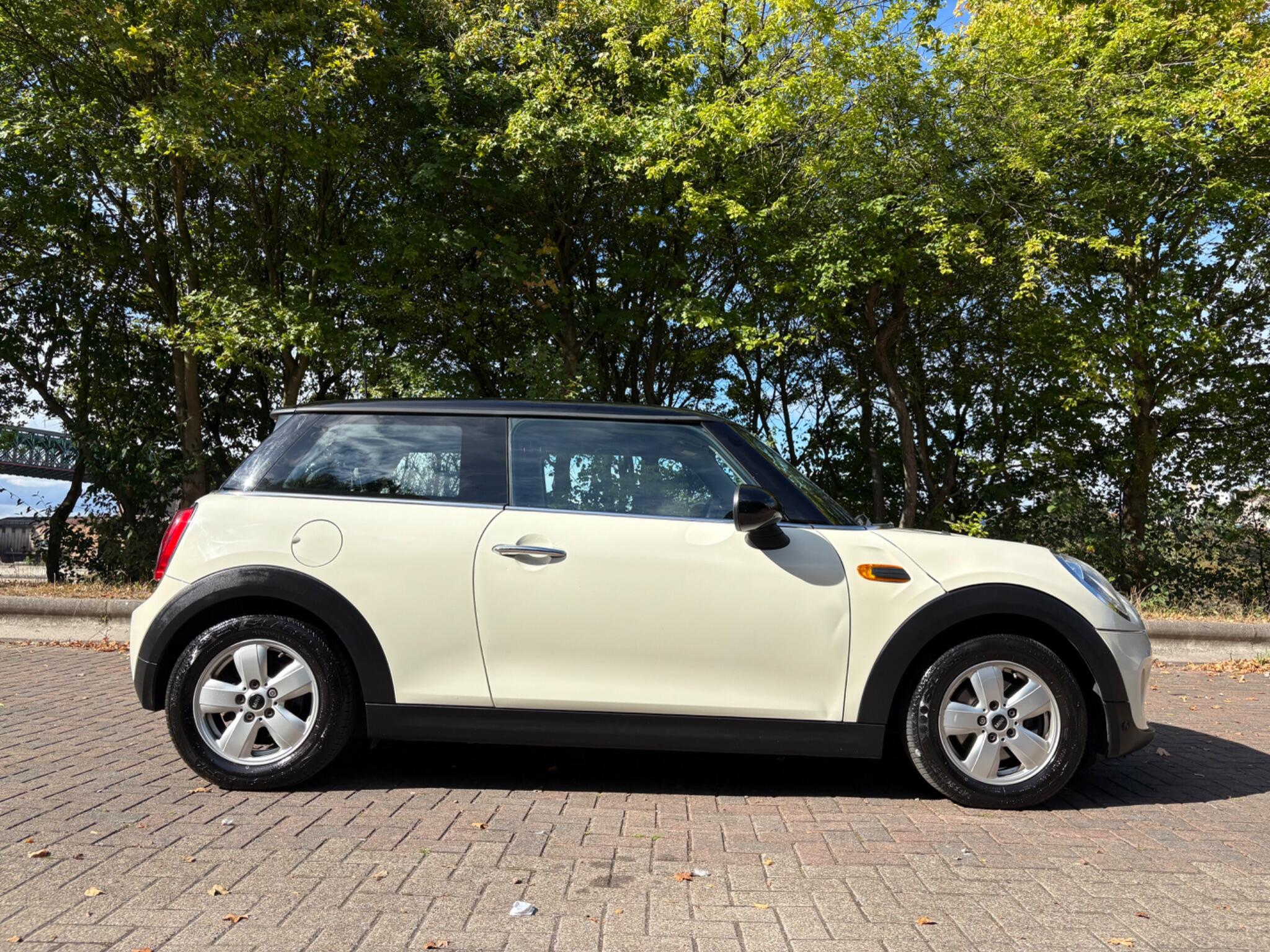 MINI Hatch 1.5 Cooper Euro 6 (s/s) 3dr 3dr Manual 2026