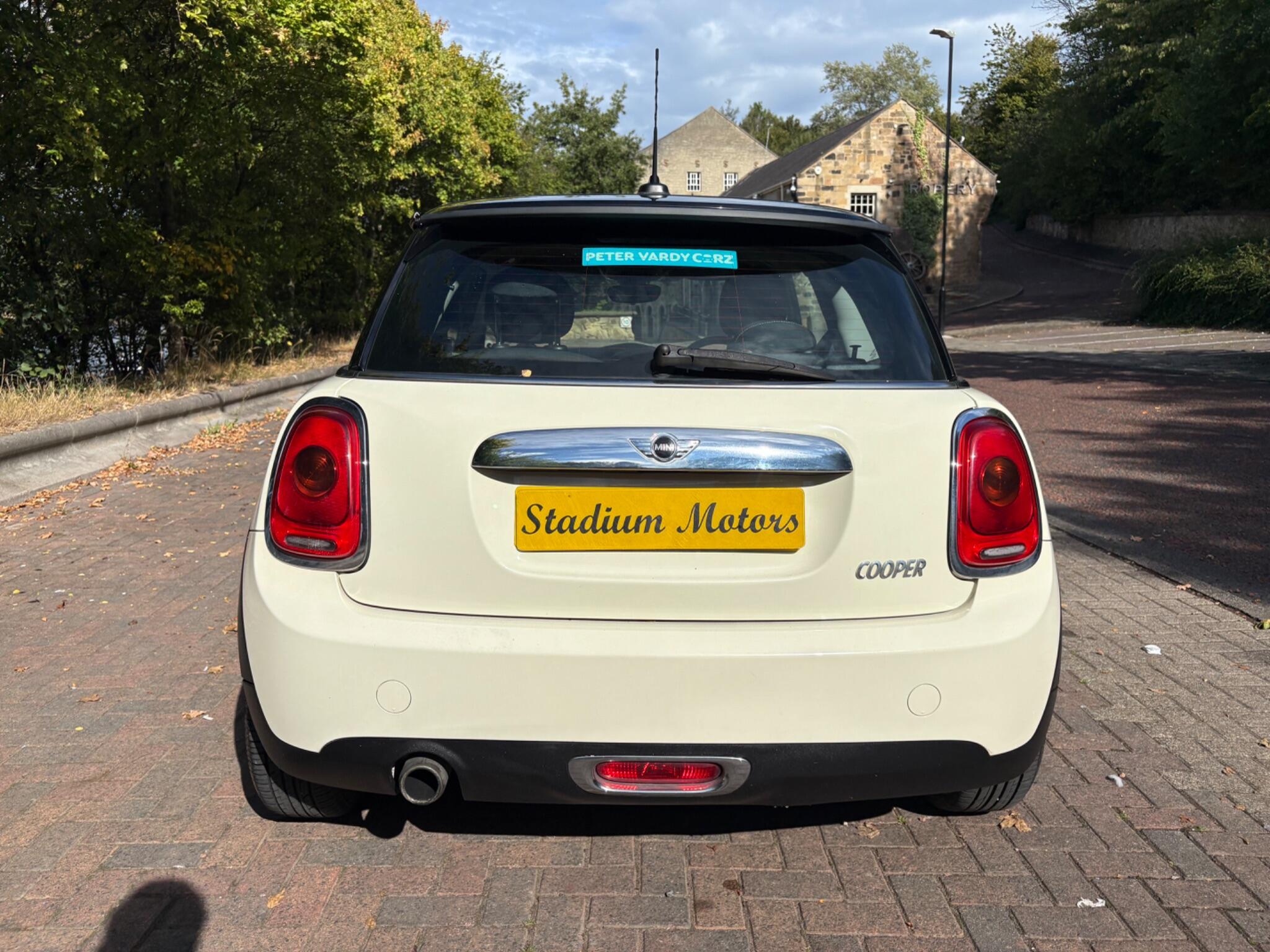 MINI Hatch 1.5 Cooper Euro 6 (s/s) 3dr 3dr Manual 2026