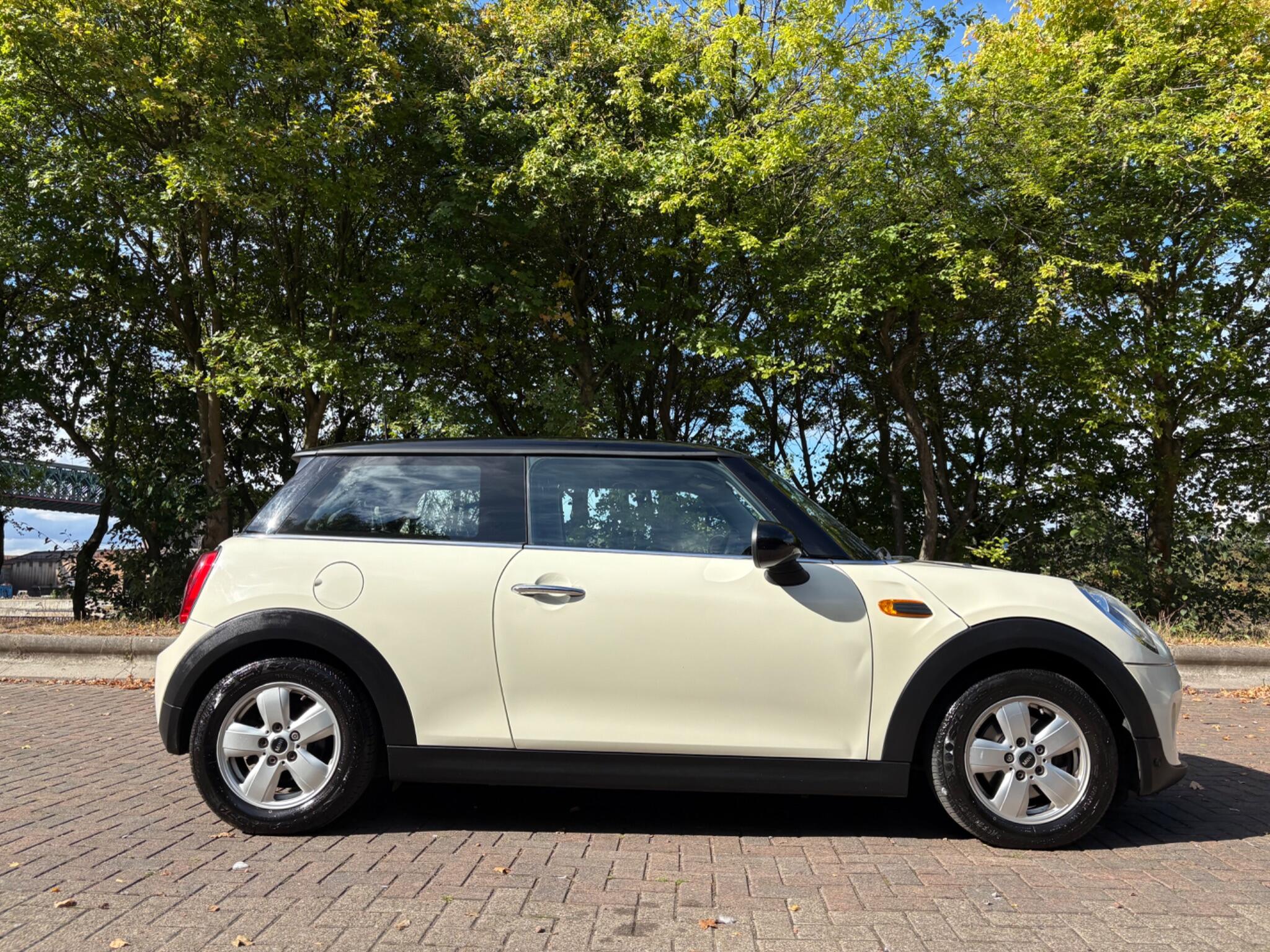 MINI Hatch 1.5 Cooper Euro 6 (s/s) 3dr 3dr Manual 2026