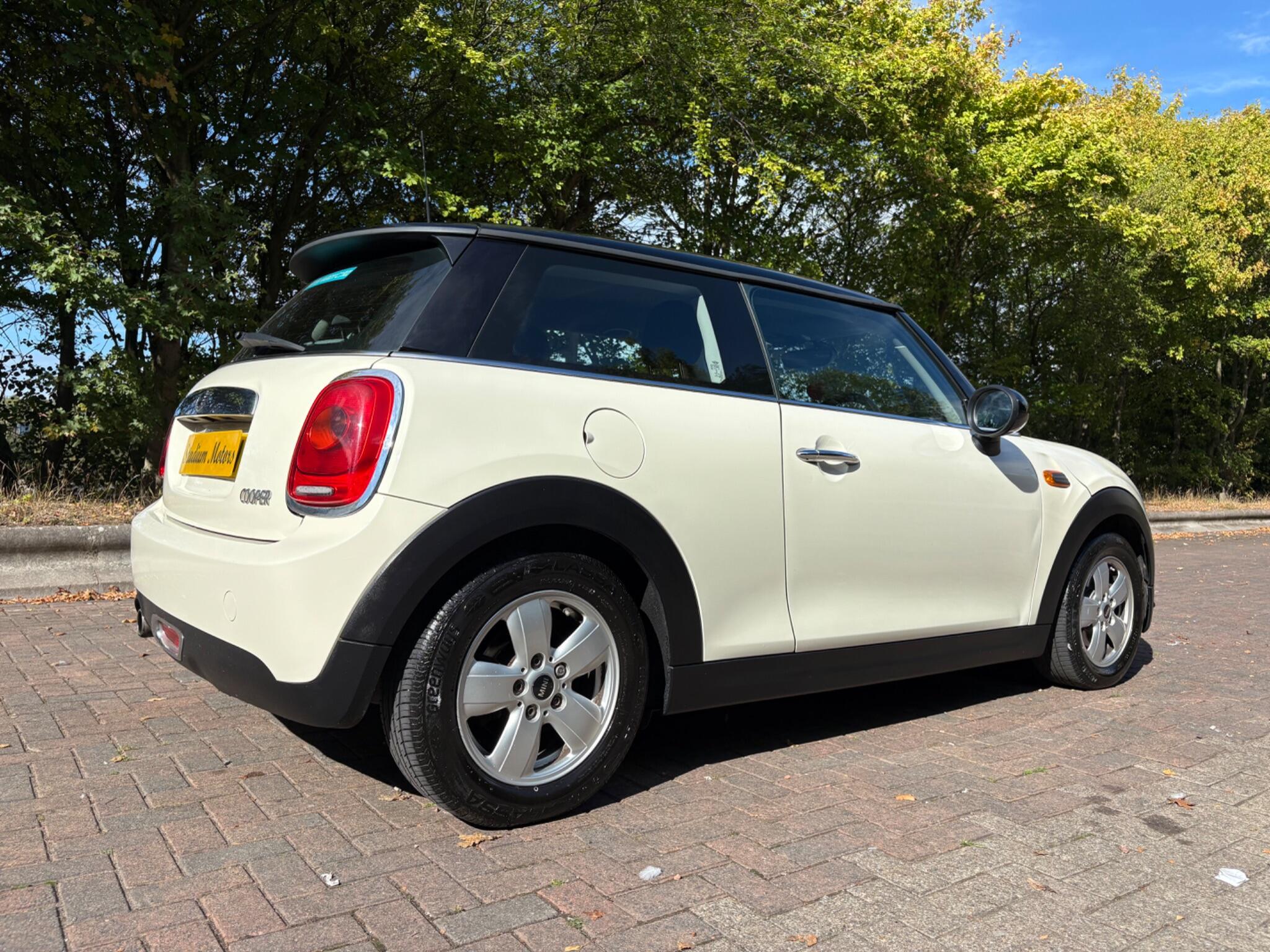 MINI Hatch 1.5 Cooper Euro 6 (s/s) 3dr 3dr Manual 2026